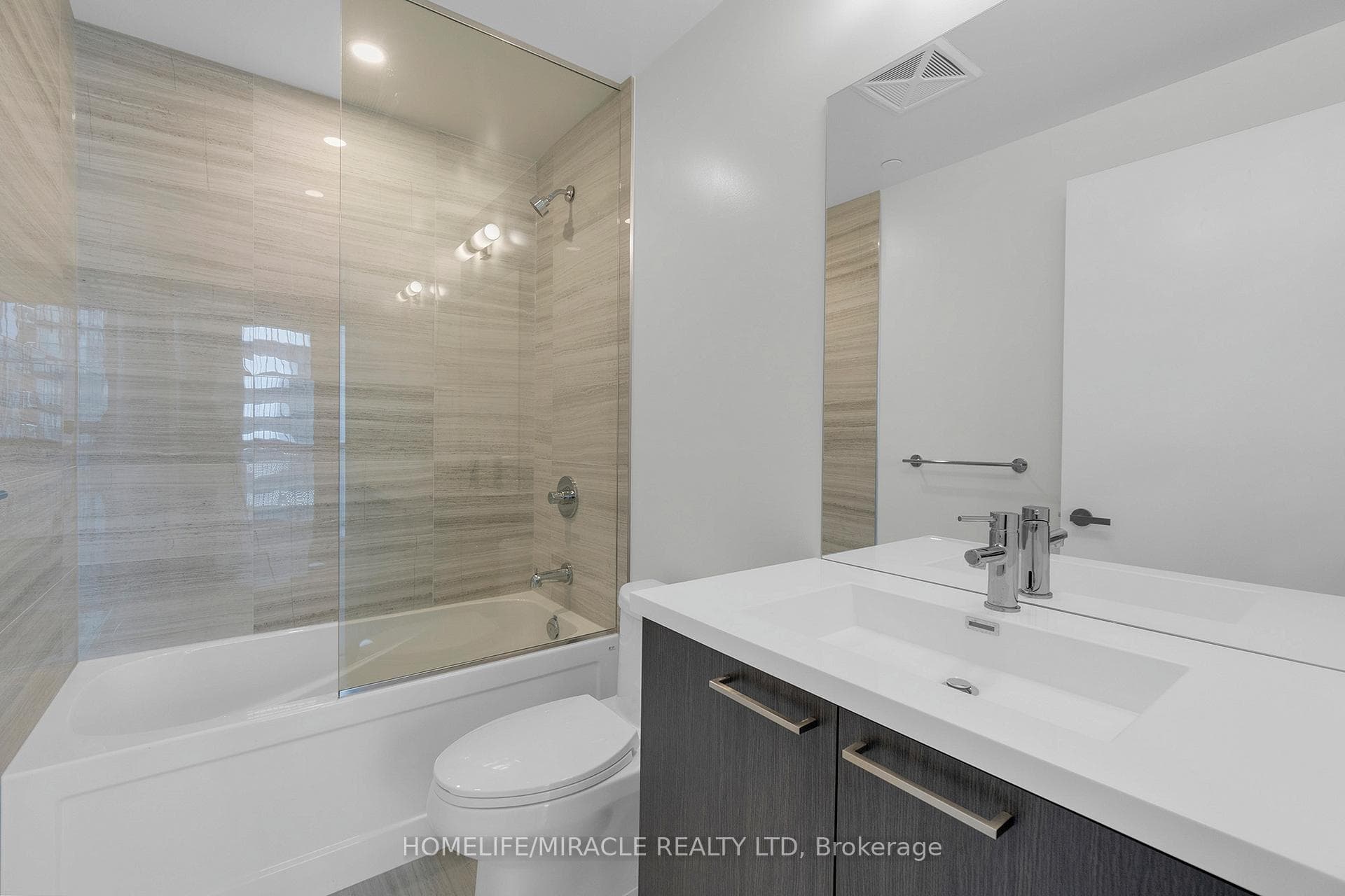 225 Commerce Street Unit 1815 photo 23
