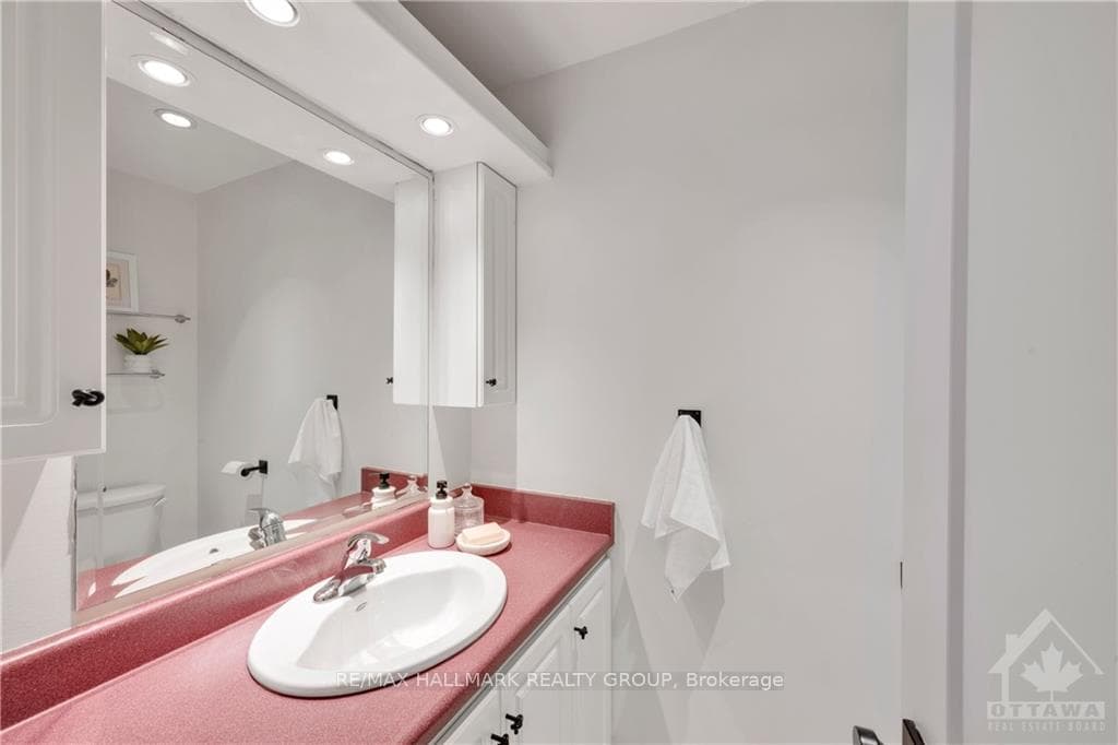 1838 BURFIELD Avenue photo 15