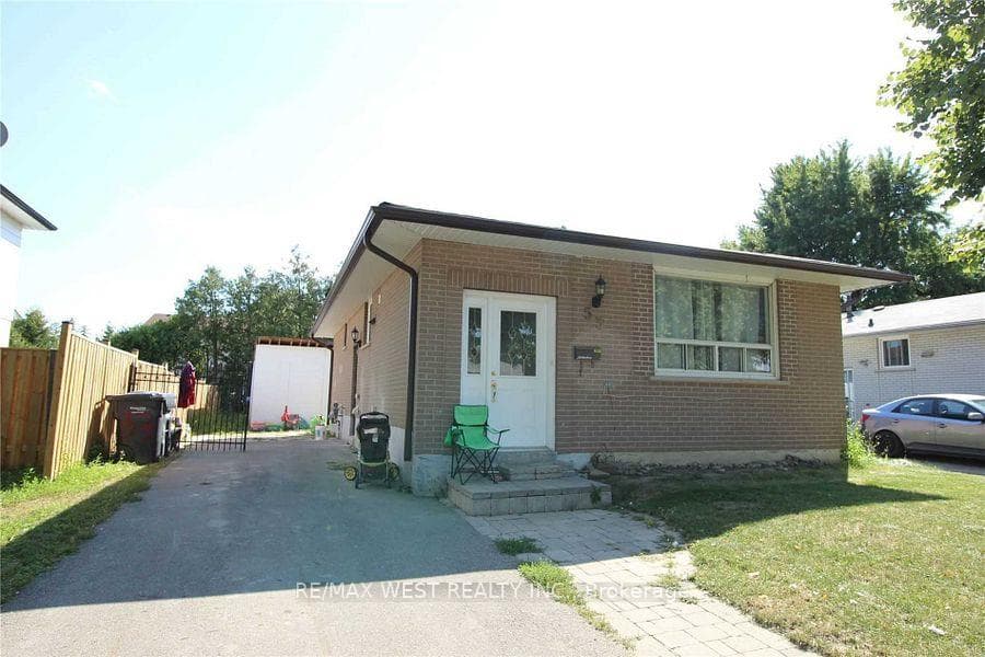 53 Sutherland Avenue Unit Bsmt photo 2
