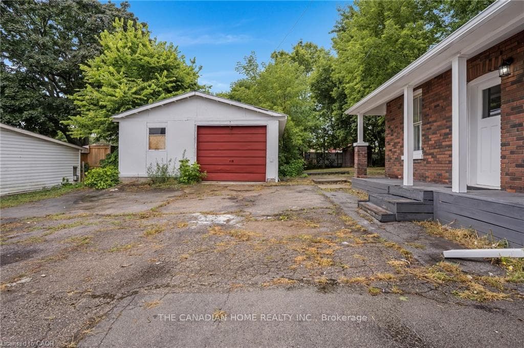 32 Niagara Street photo 2