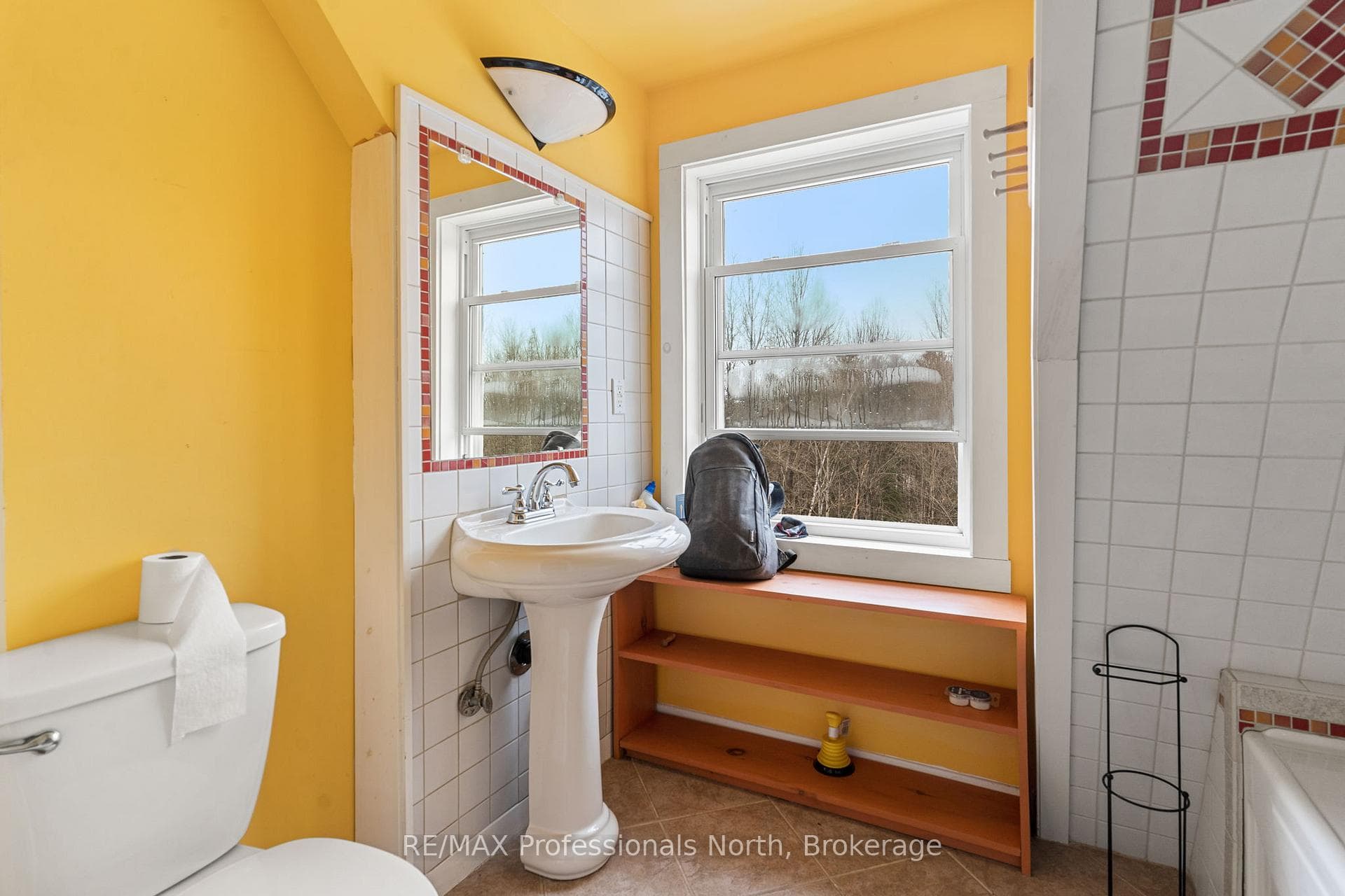 1127 Bobcaygeon Road photo 39