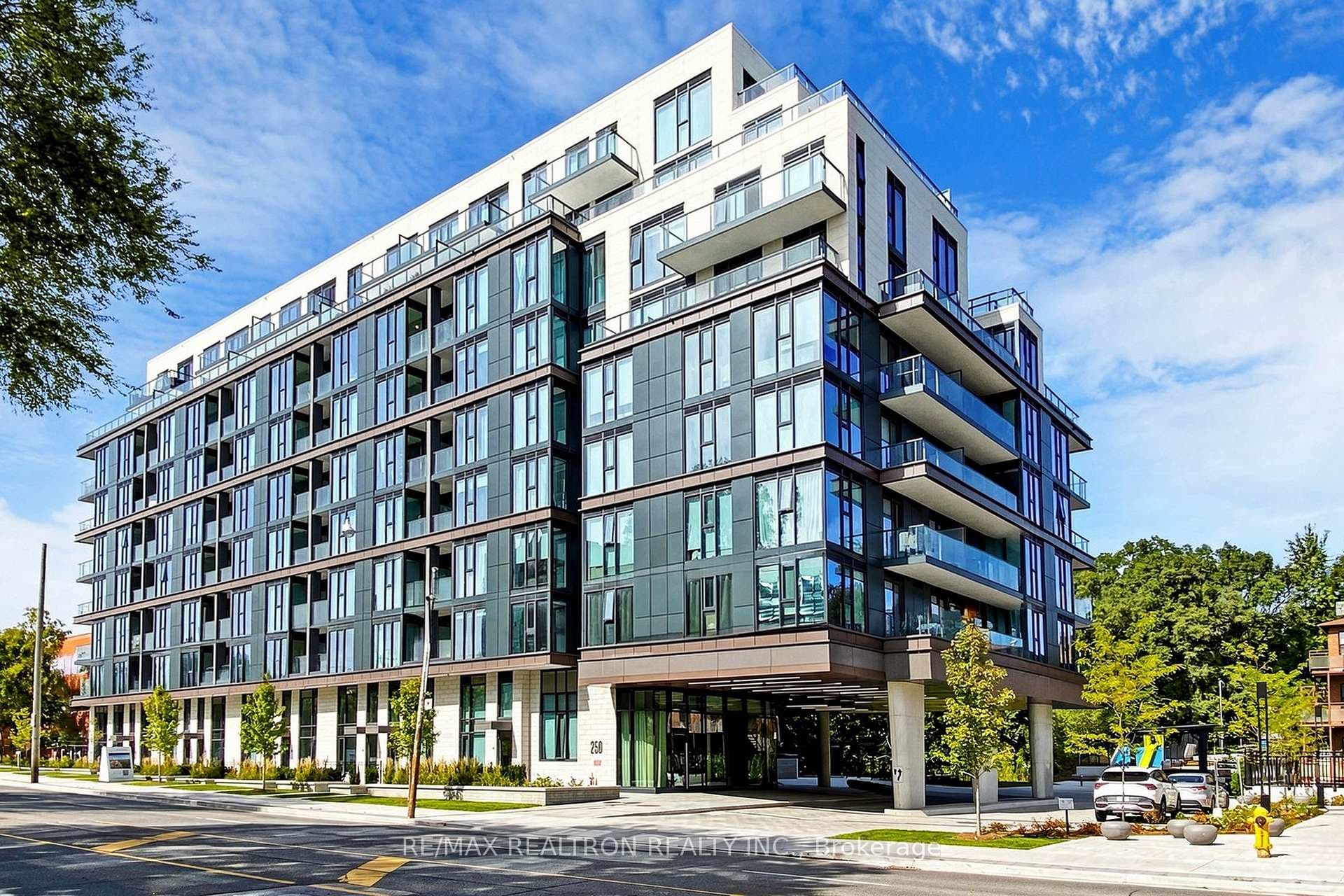 250 Lawrence Avenue Unit 701 photo 4