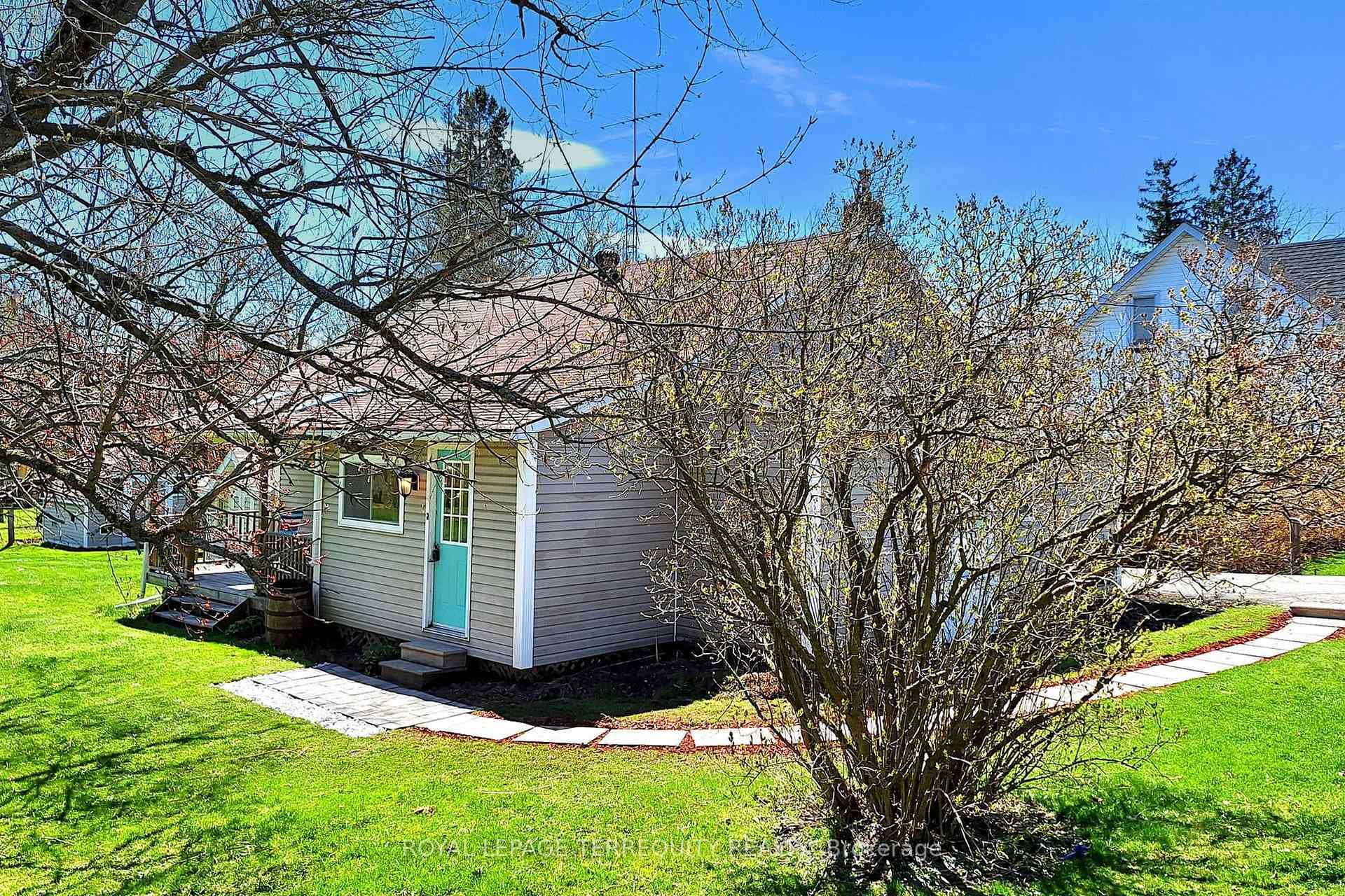 1737 Central Street photo 2