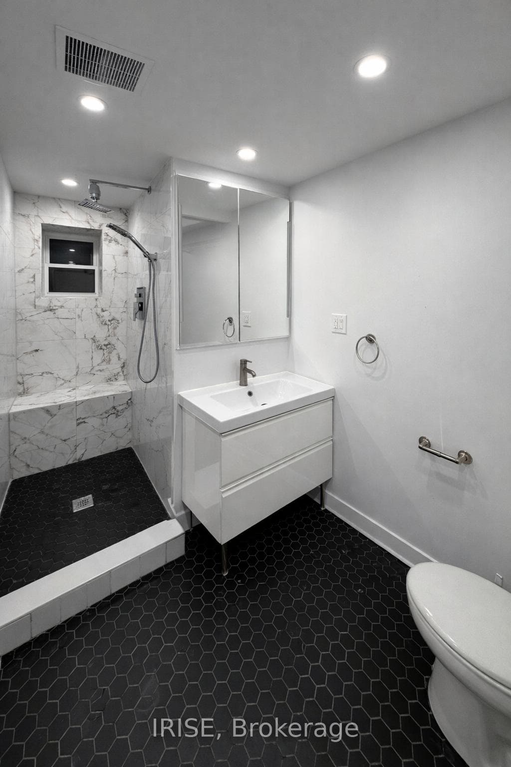 2 Selwood Avenue Unit A photo 2