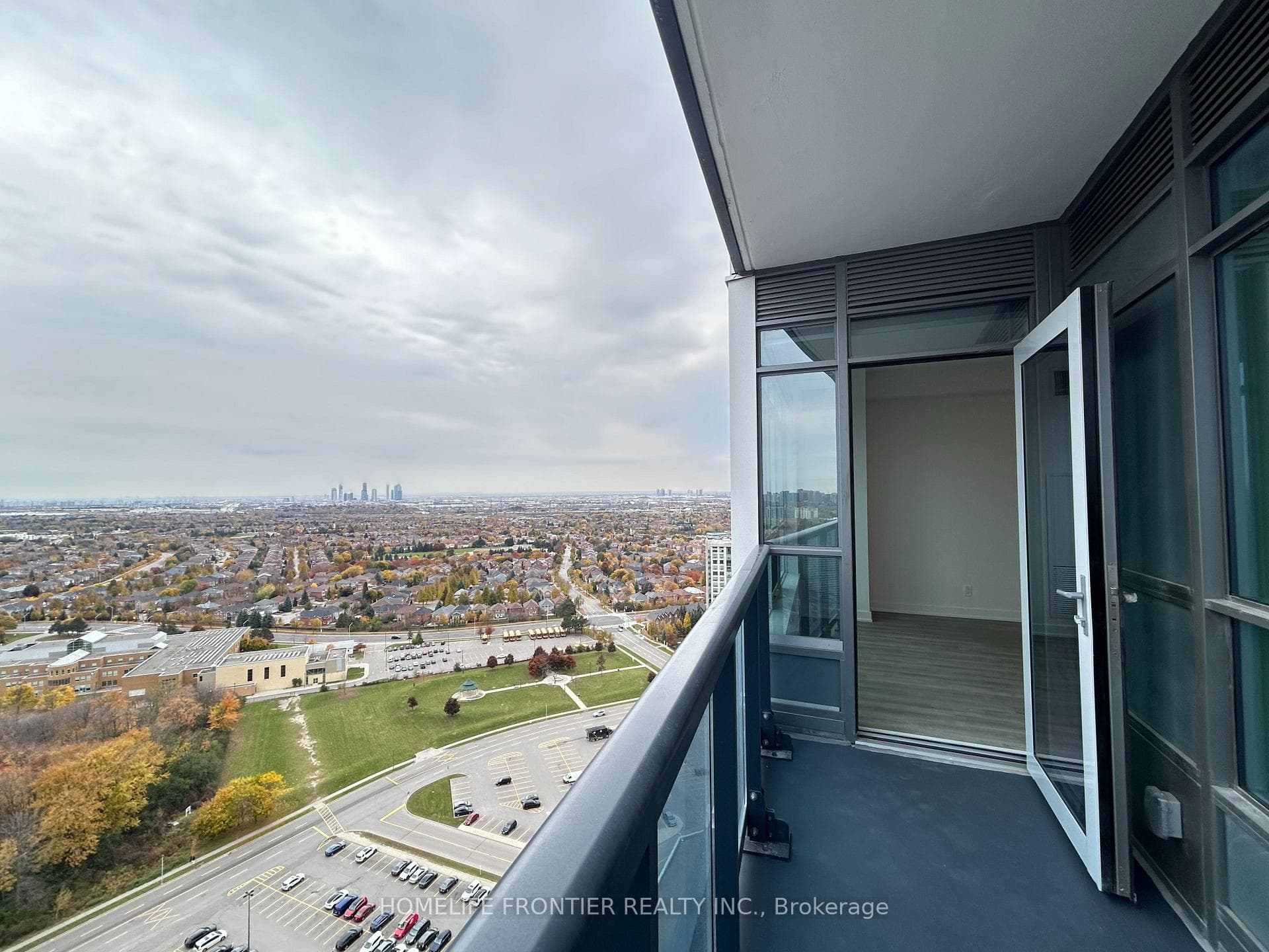 50 Upper Mall Way Unit 2702B photo 26
