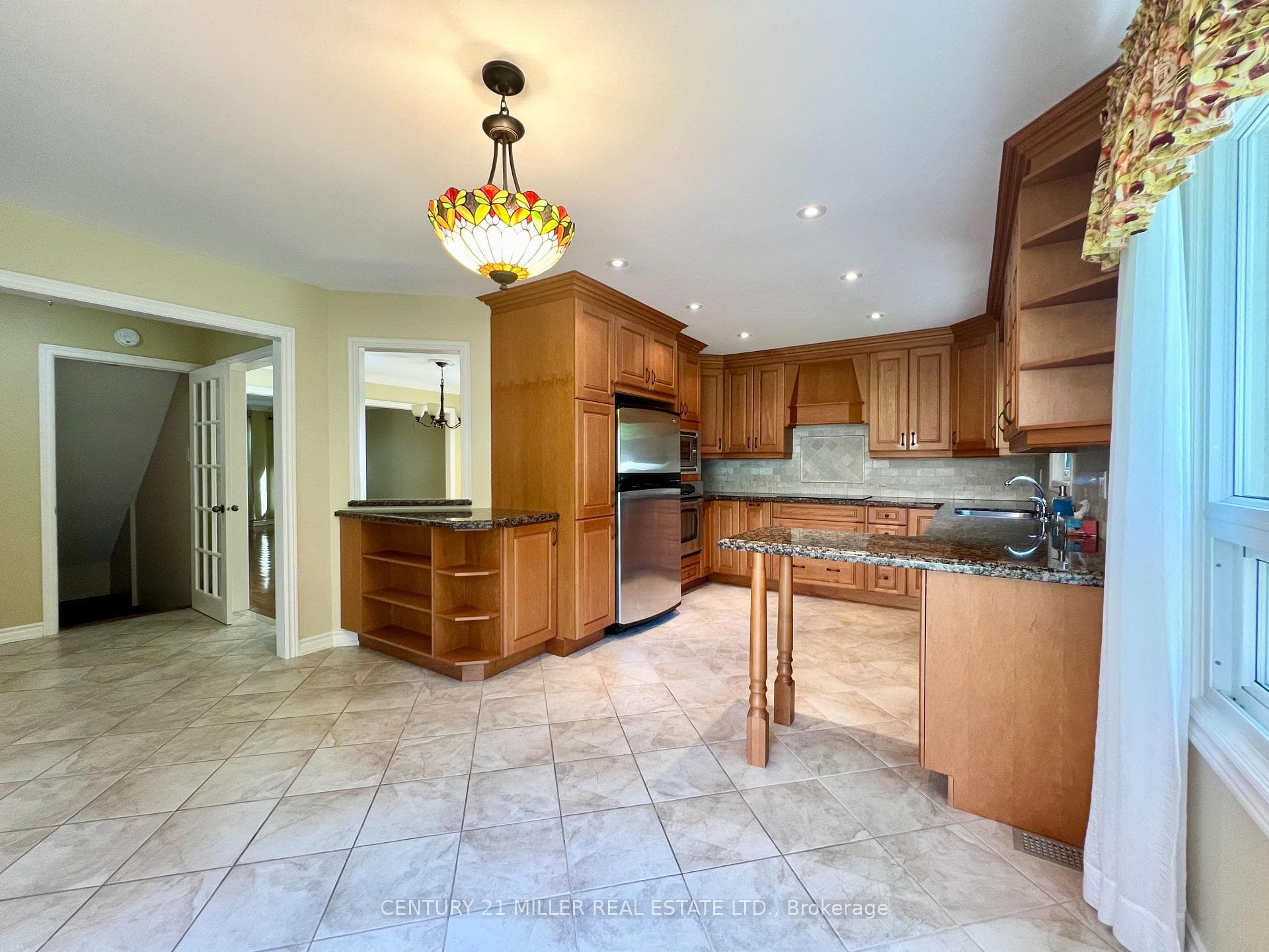1359 Fieldcrest Lane photo 9