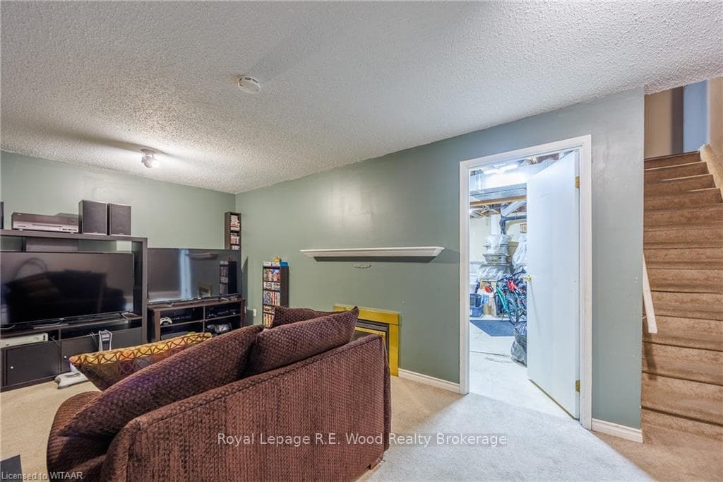 409 THOMPSON Road Unit 25 photo 23
