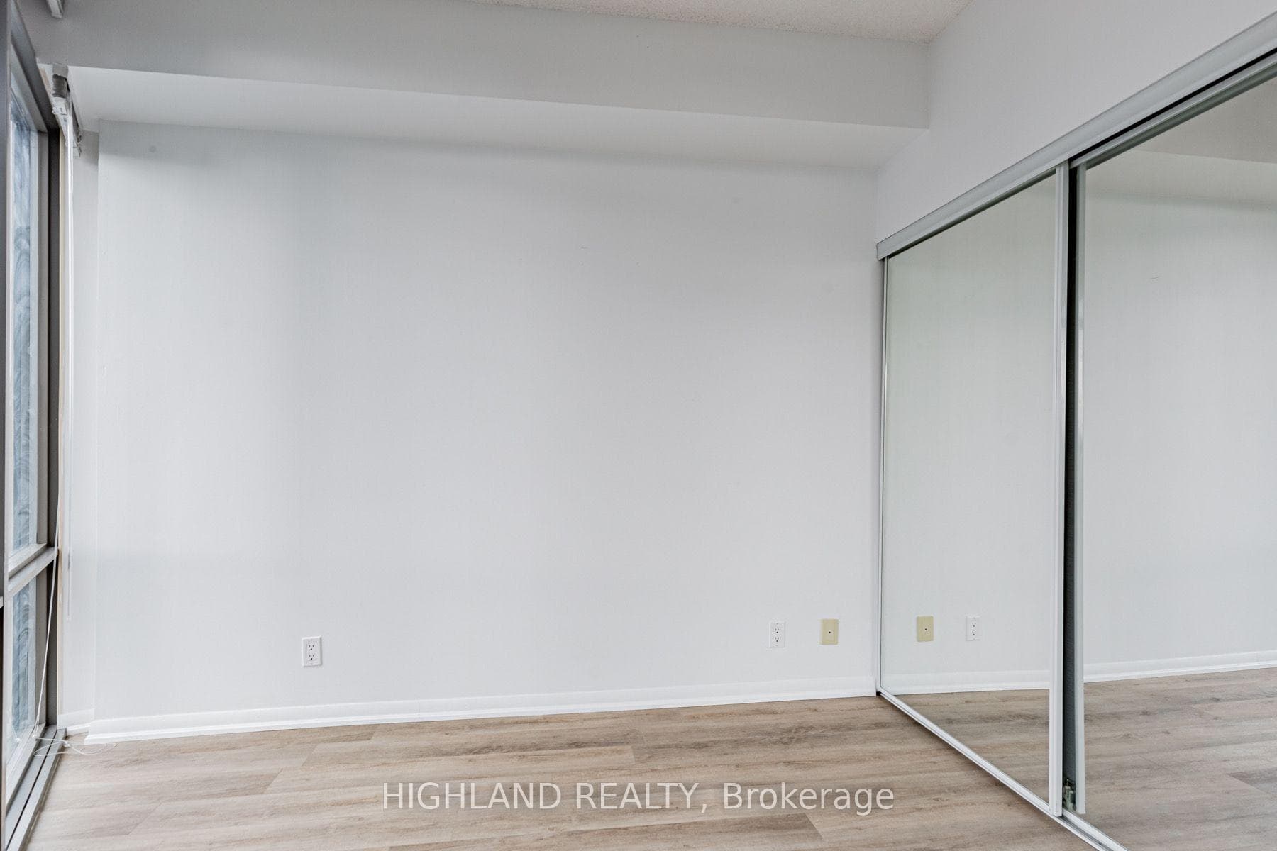 832 Bay Street Unit 2409 photo 13