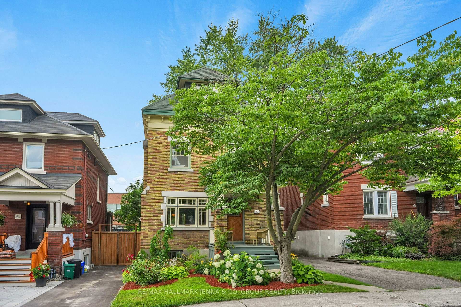 50 Willard Street photo 2