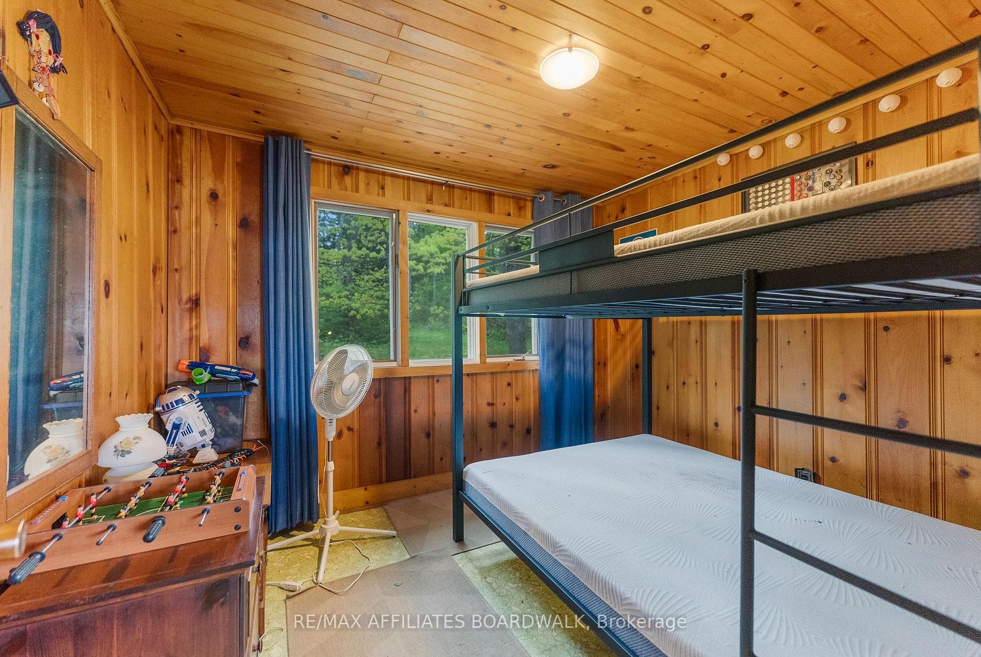 593 Mazinaw Lake N/A photo 15