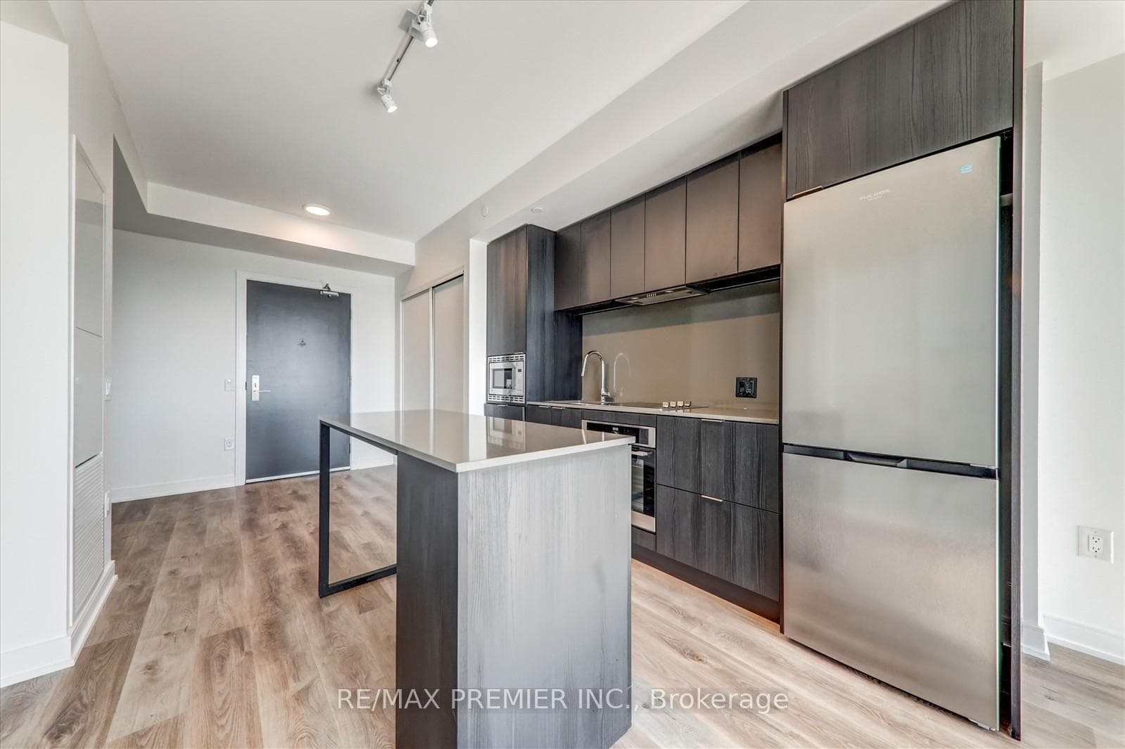89 Dundas Street Unit 1708 photo 8