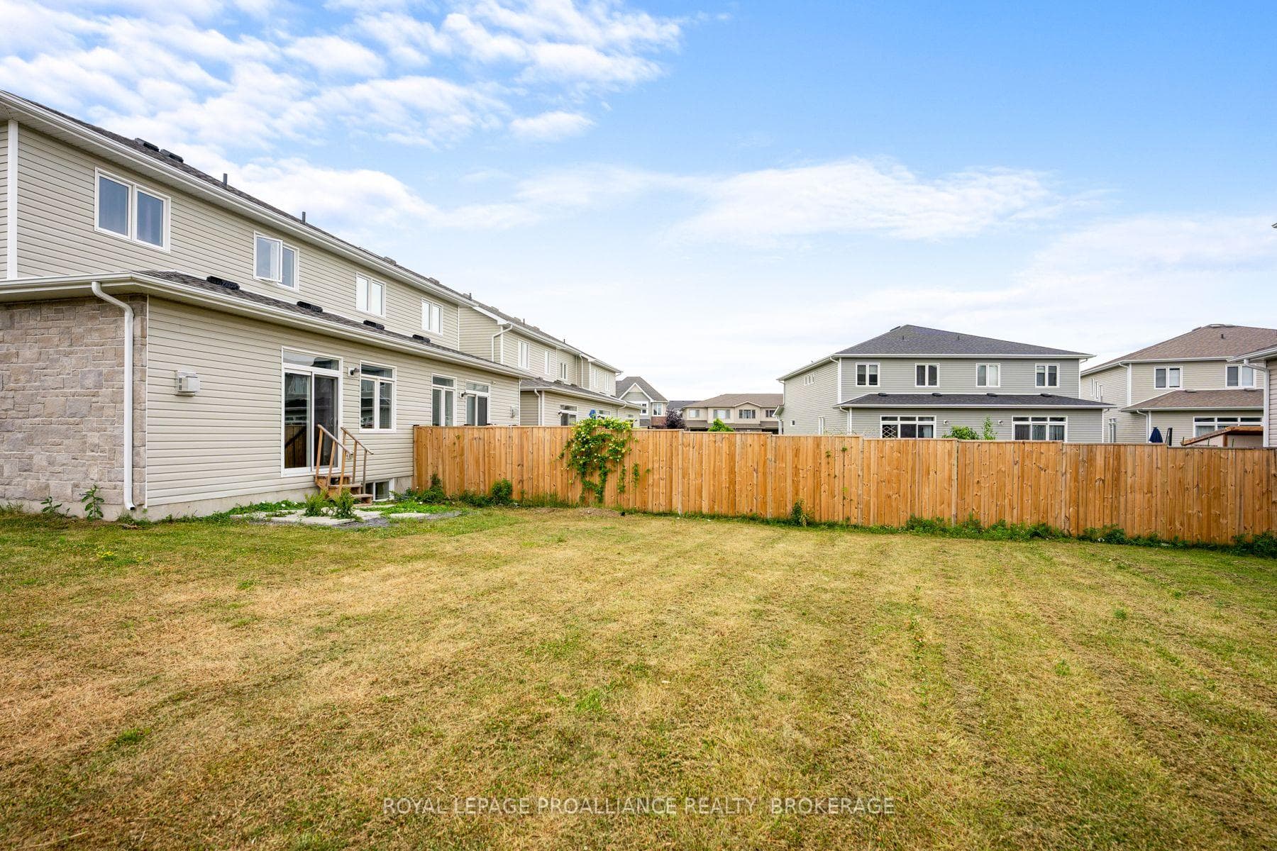 1519 Davenport Crescent photo 40