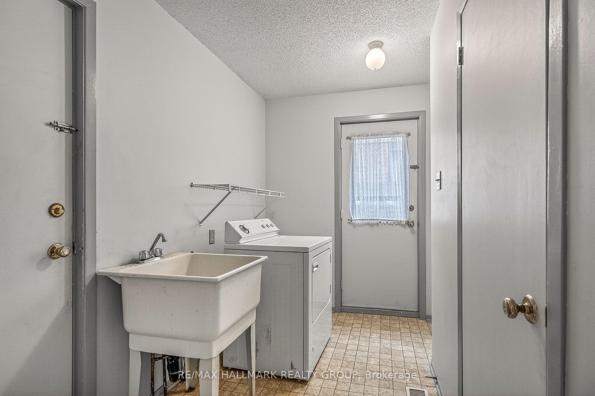 14 Haywood Crescent photo 13
