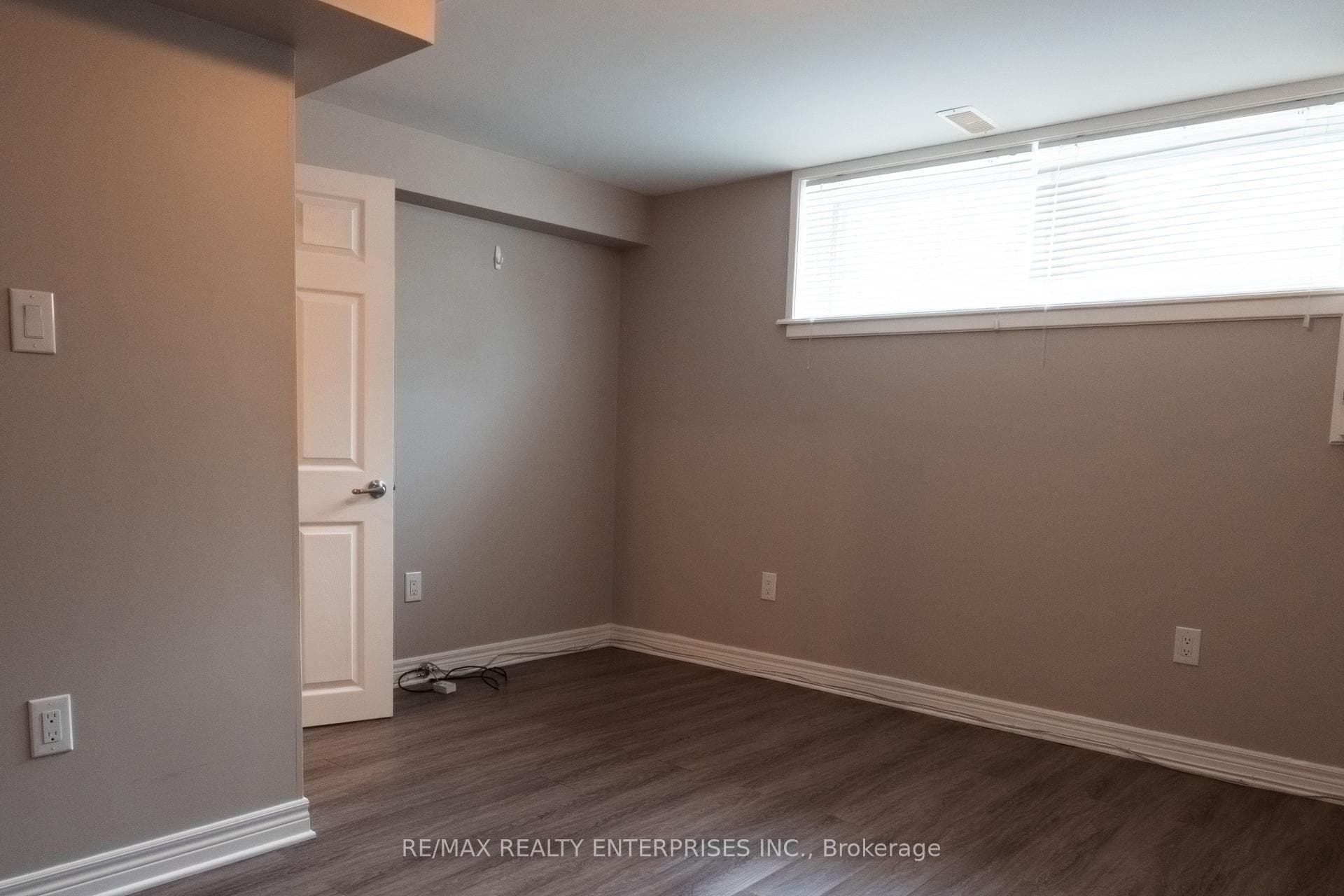 8 Salmond Court Unit Lower photo 4