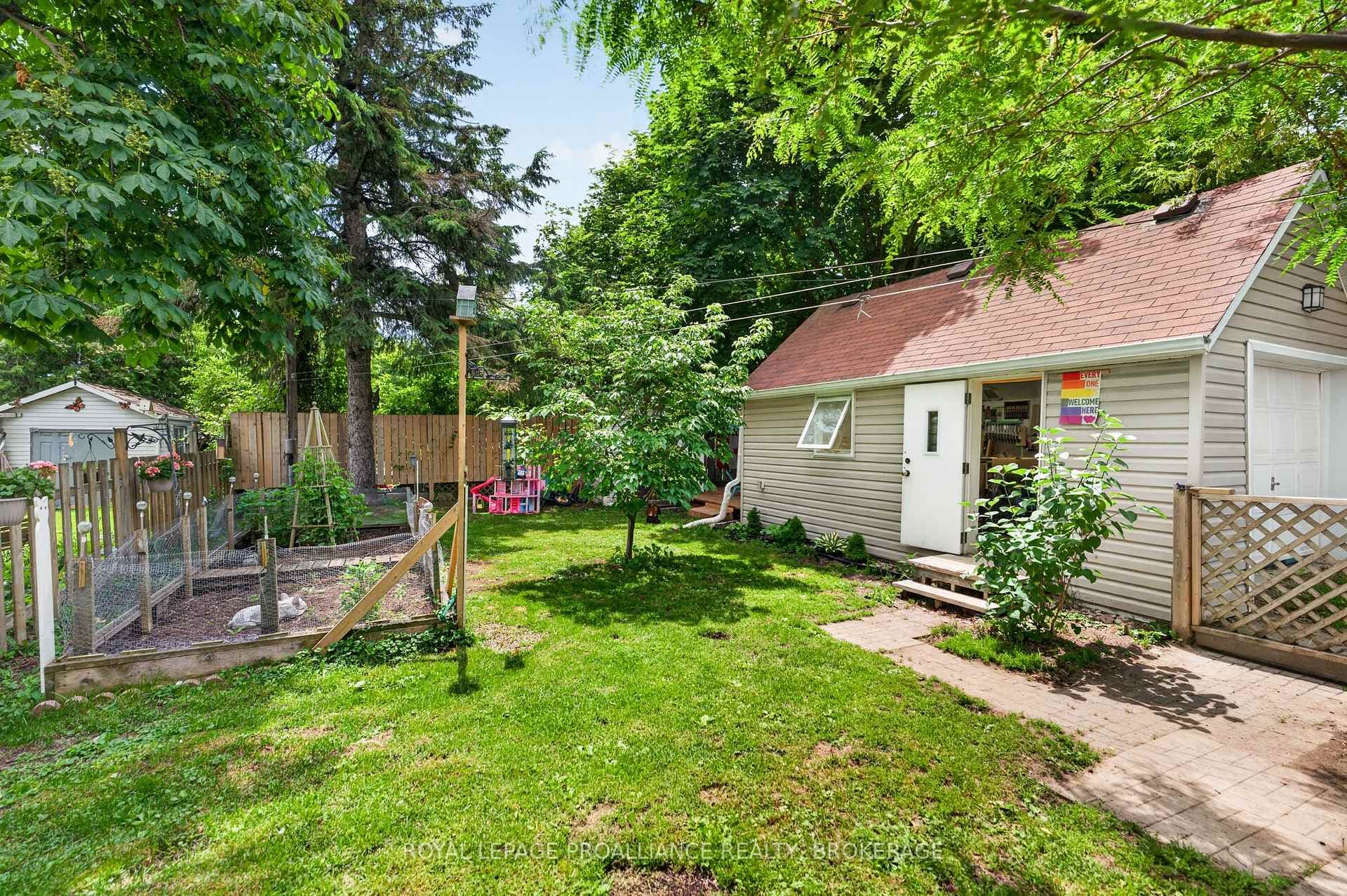 356 Elliott Avenue photo 25