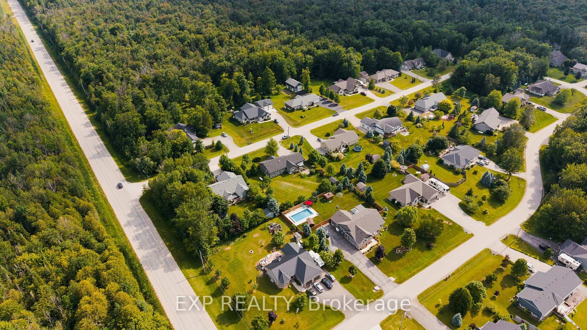 14 Regency Drive photo 42