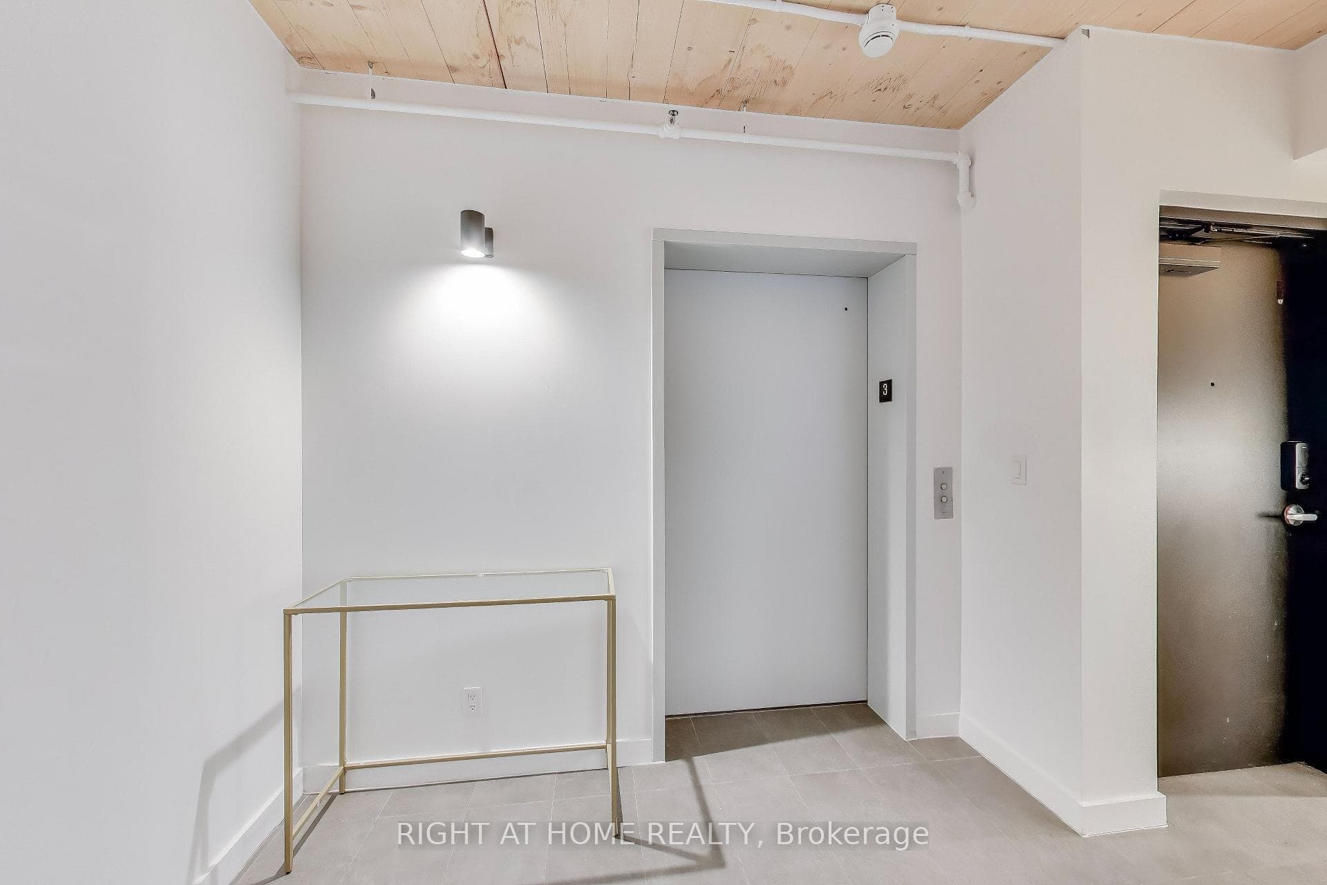 1604 Queen Street Unit 301 photo 2