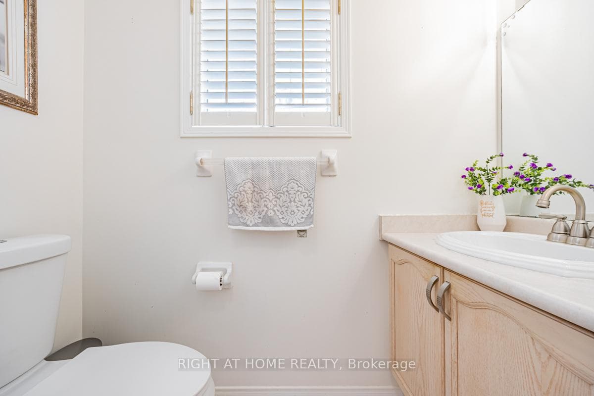 1448 Sandhurst Crescent photo 15