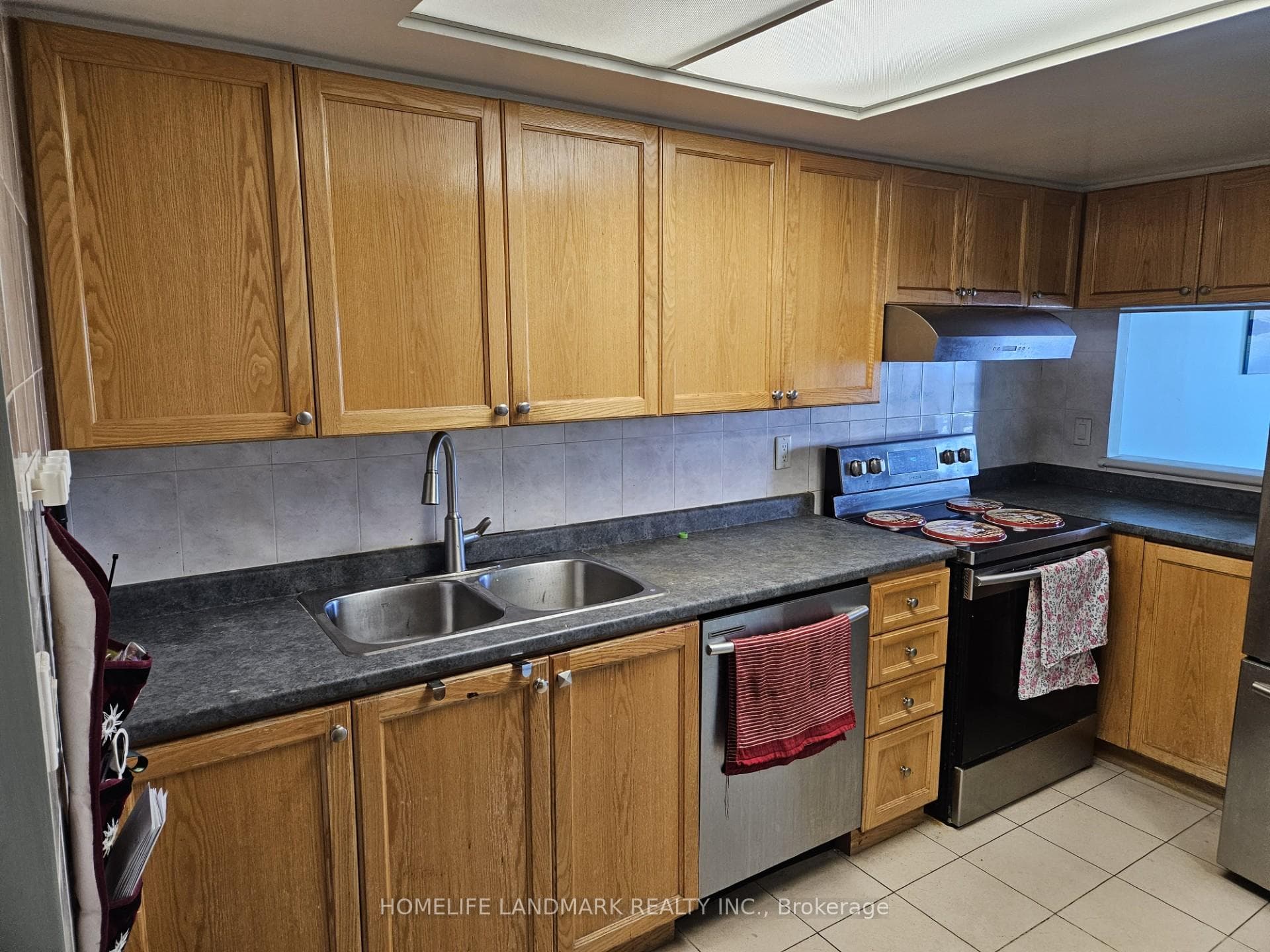 2466 Eglinton Avenue Unit 1419 photo 31