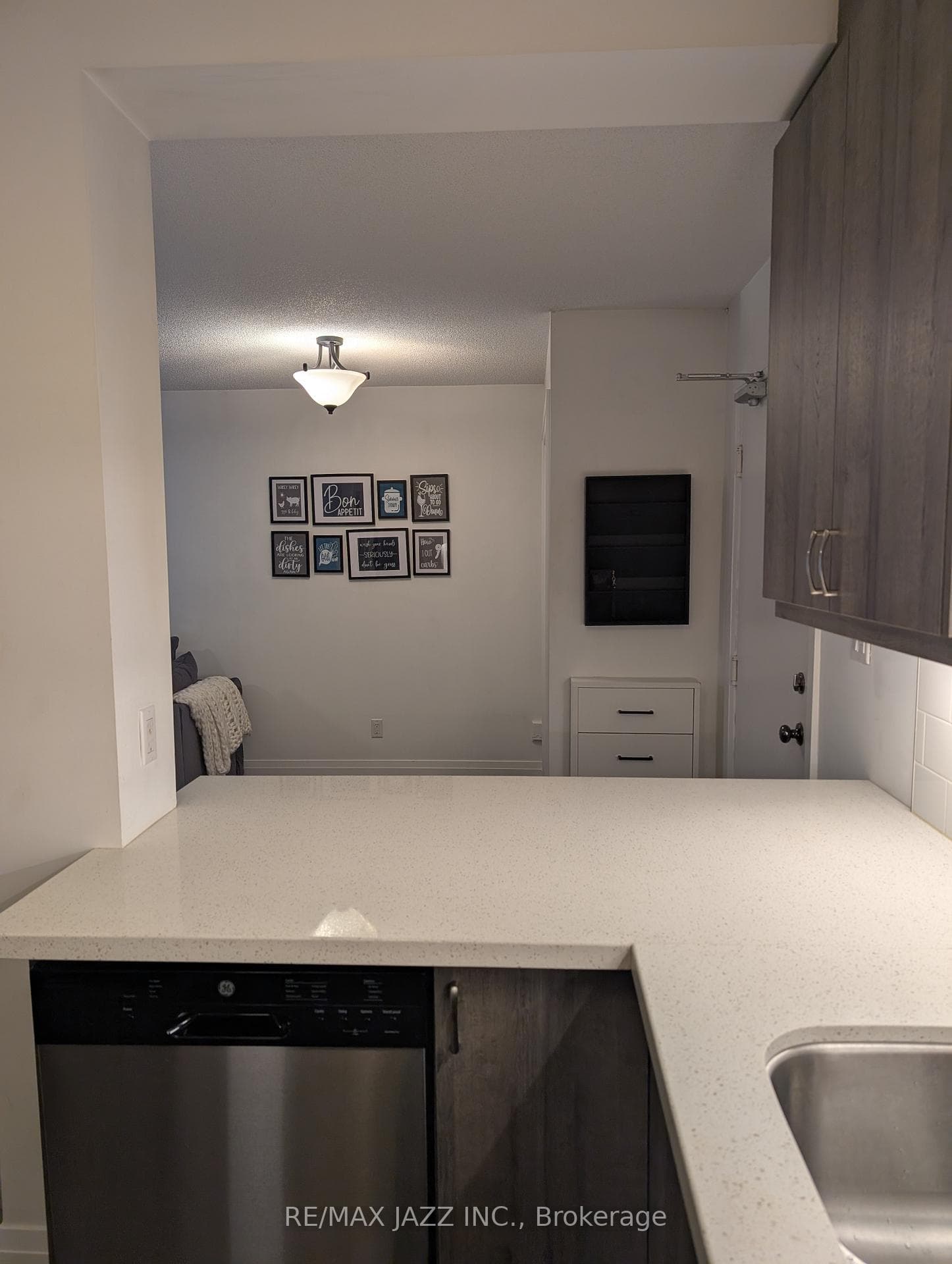 26 Spencer Street Unit 101 photo 4