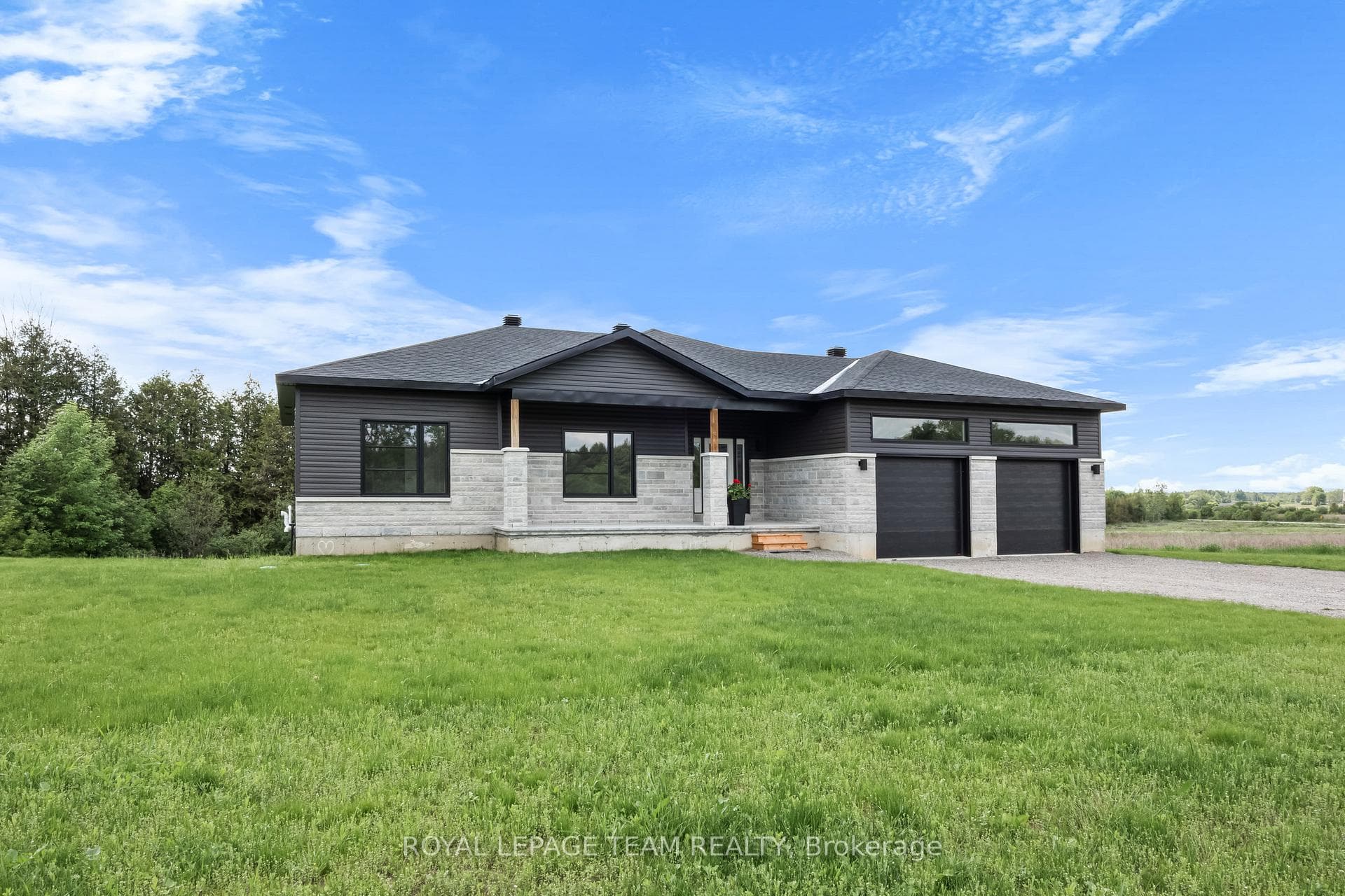 465 Pioneer Road photo 4