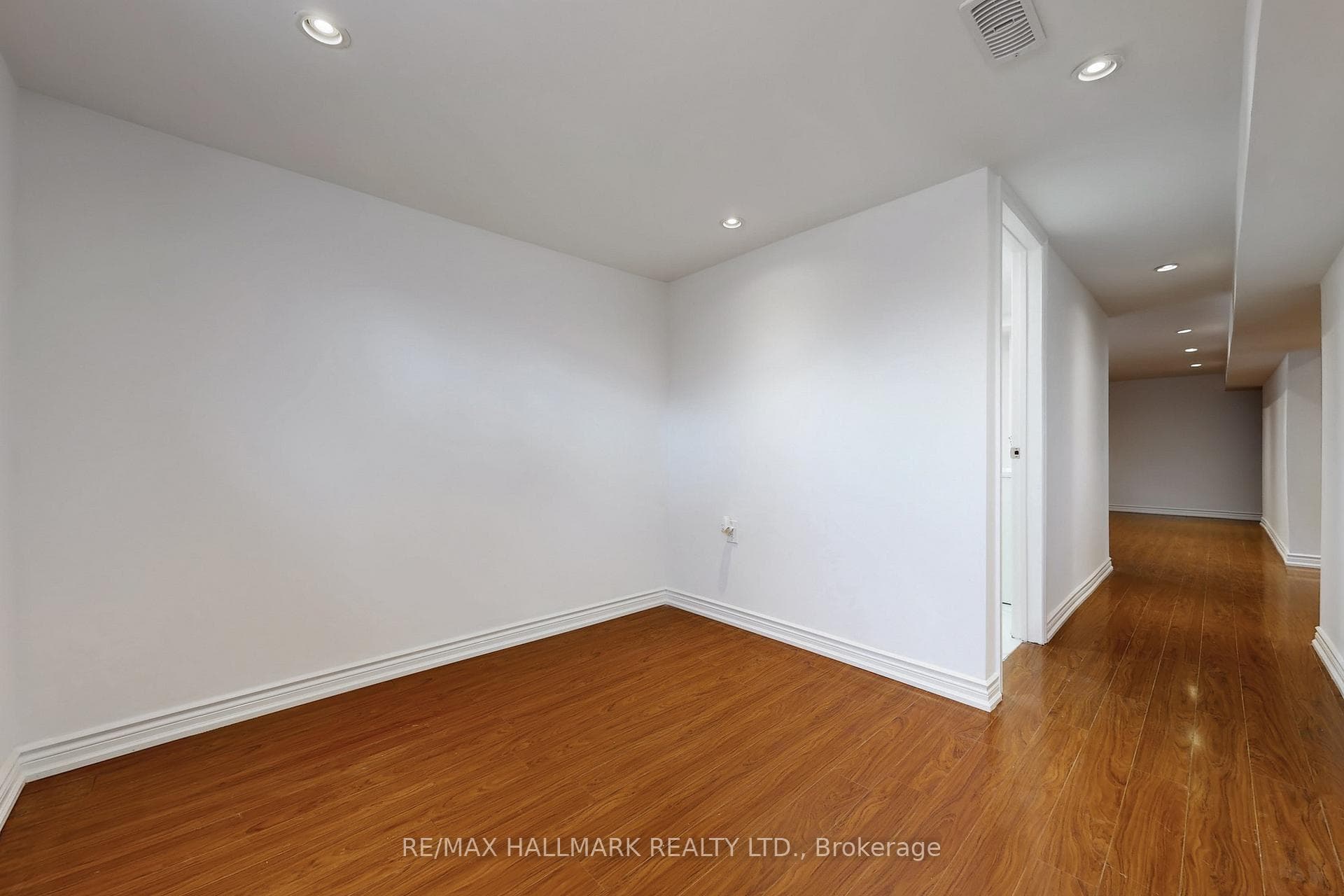 16 Marchington Circle photo 26