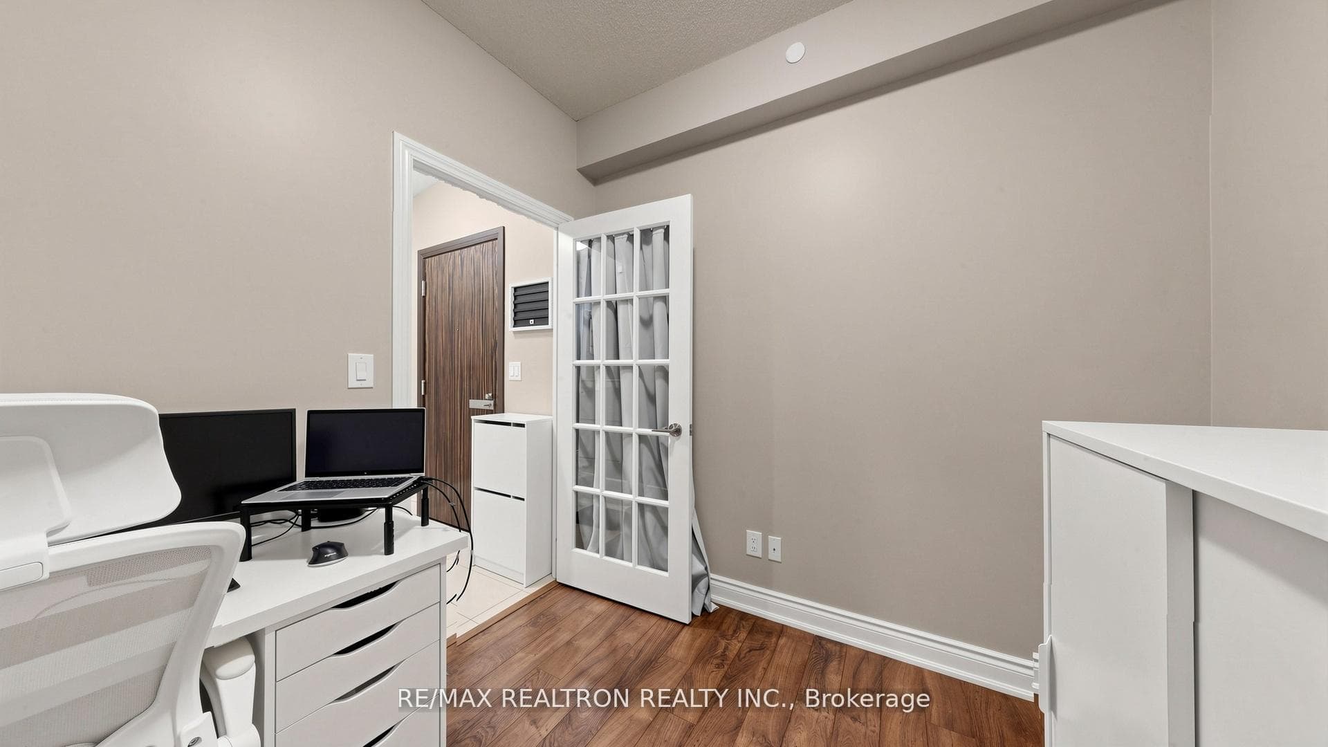 277 South Park Road Unit 203 photo 25
