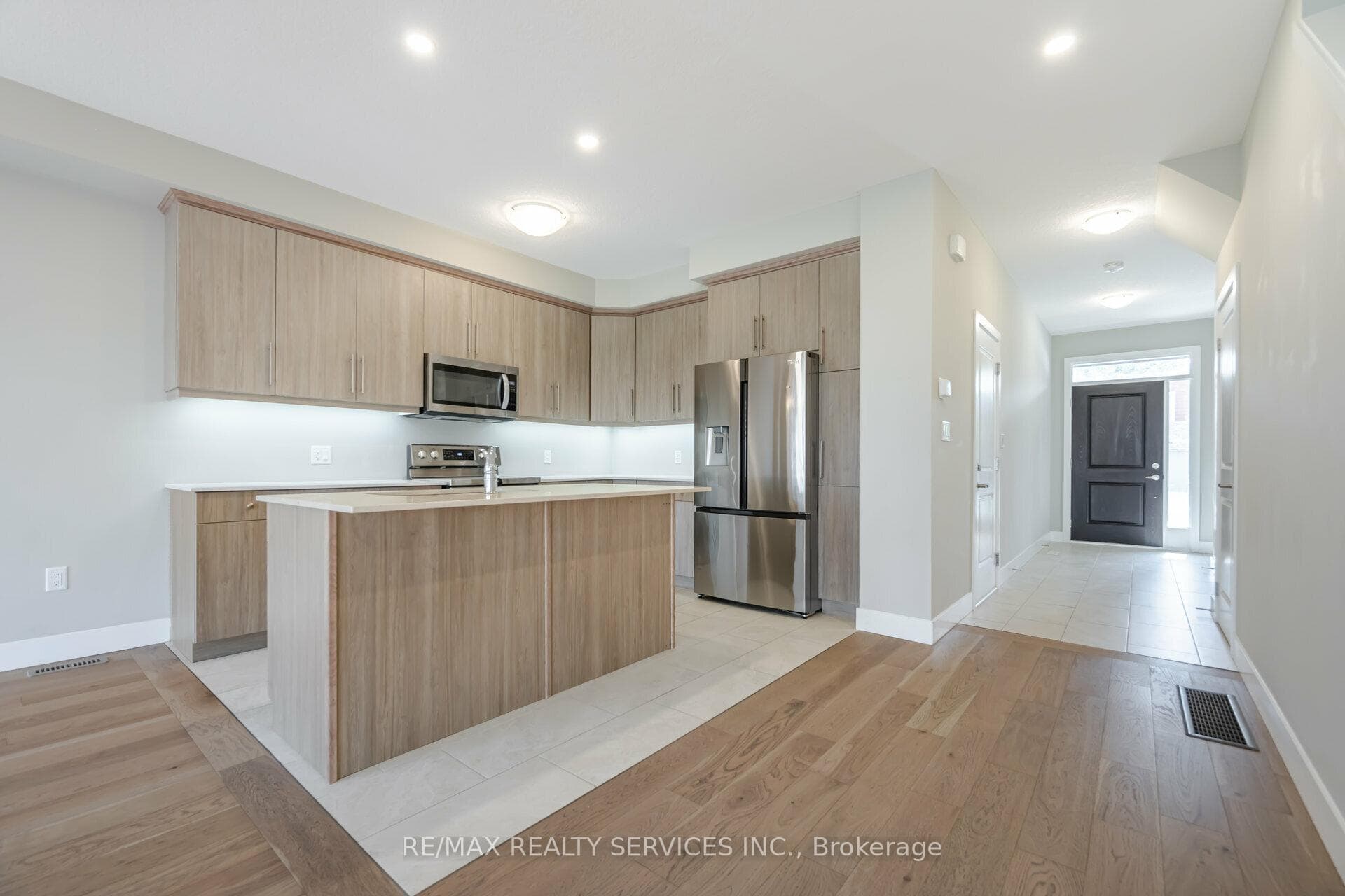 713 Chelton Road photo 3