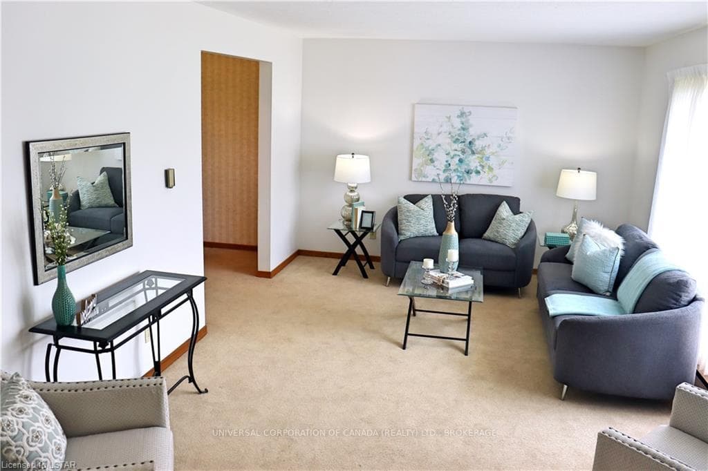 23 MOORE Avenue photo 7