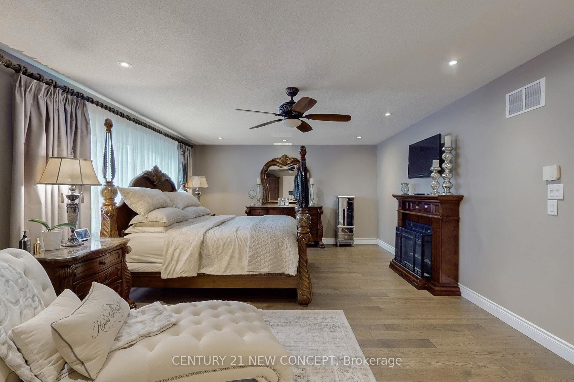 21 Adriatic Crescent photo 23