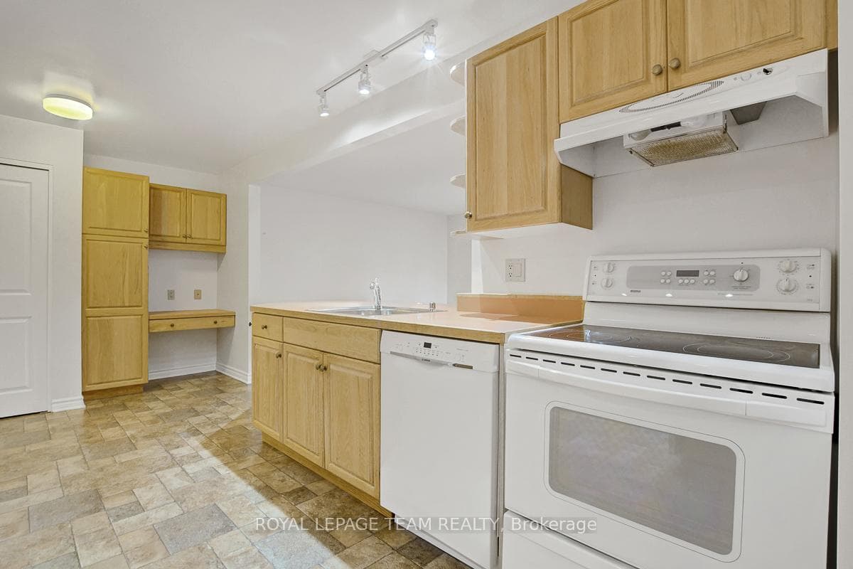 16 Barnstable Drive photo 11
