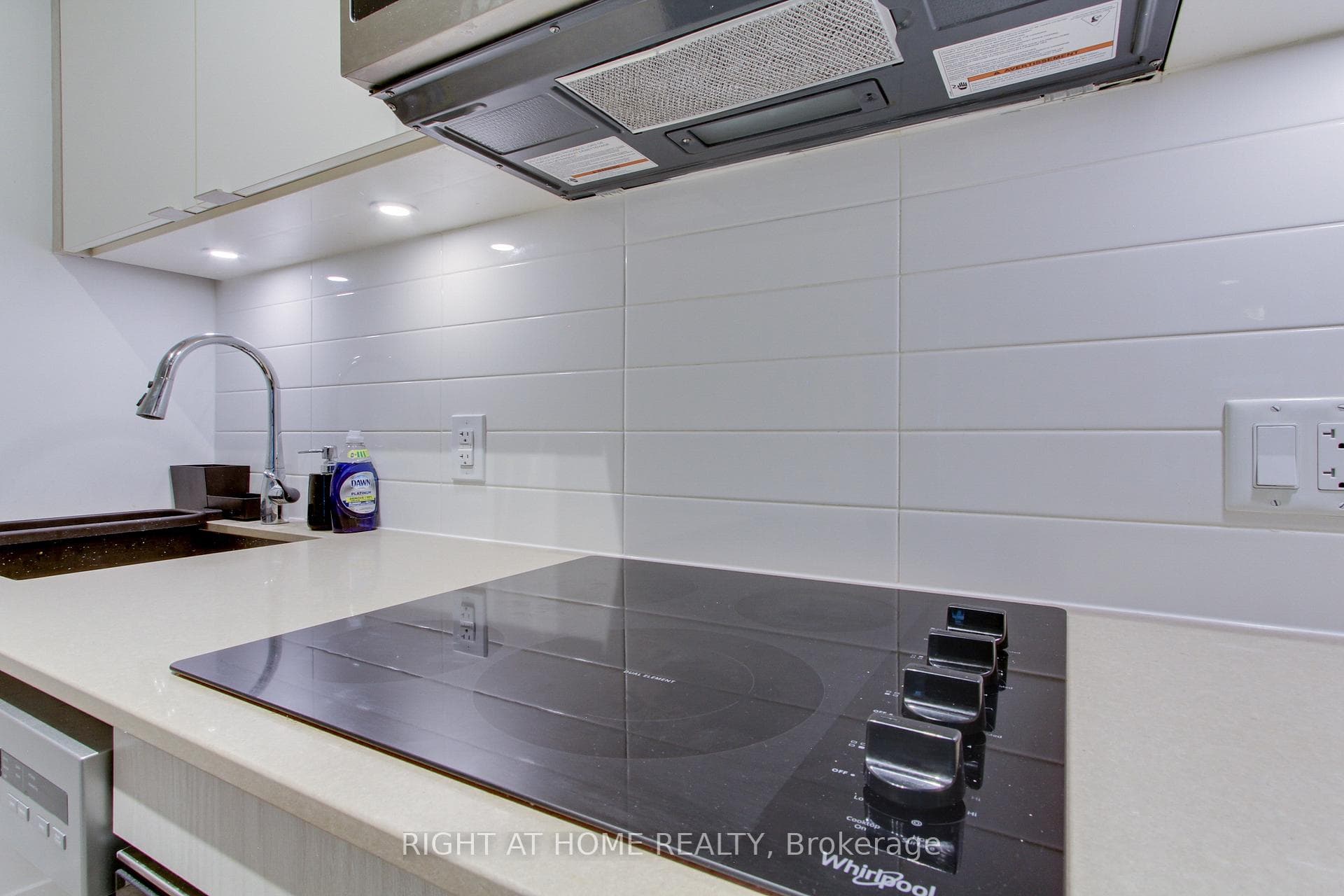 70 Princess Street Unit 312 B E photo 9