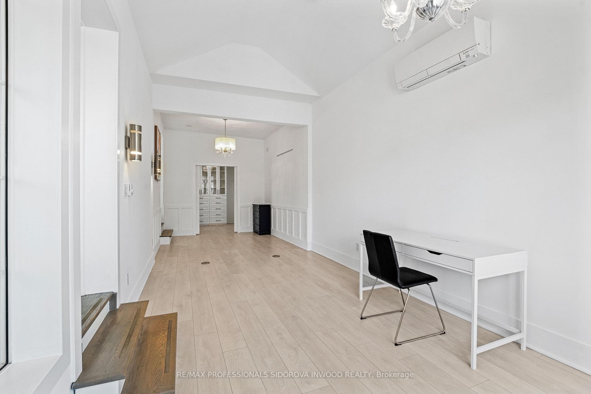43 South Kingsway N/A Unit Upper photo 18