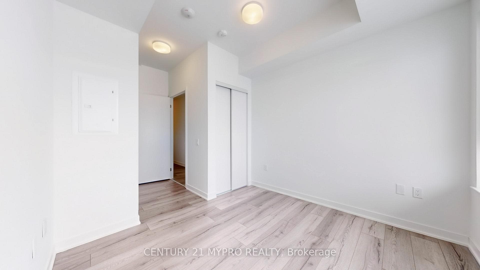 395 Dundas Street Unit 626 photo 8