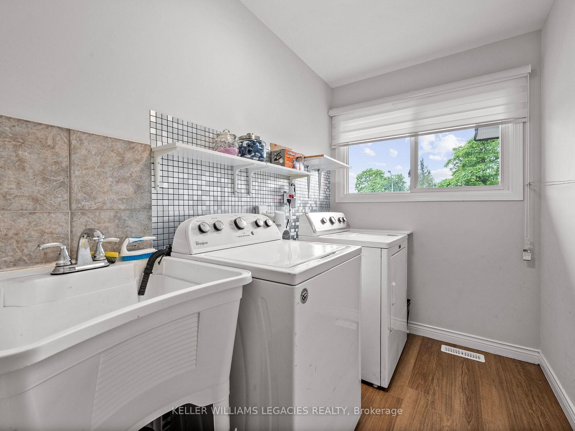 452 Silverstone Drive Unit 43 photo 20