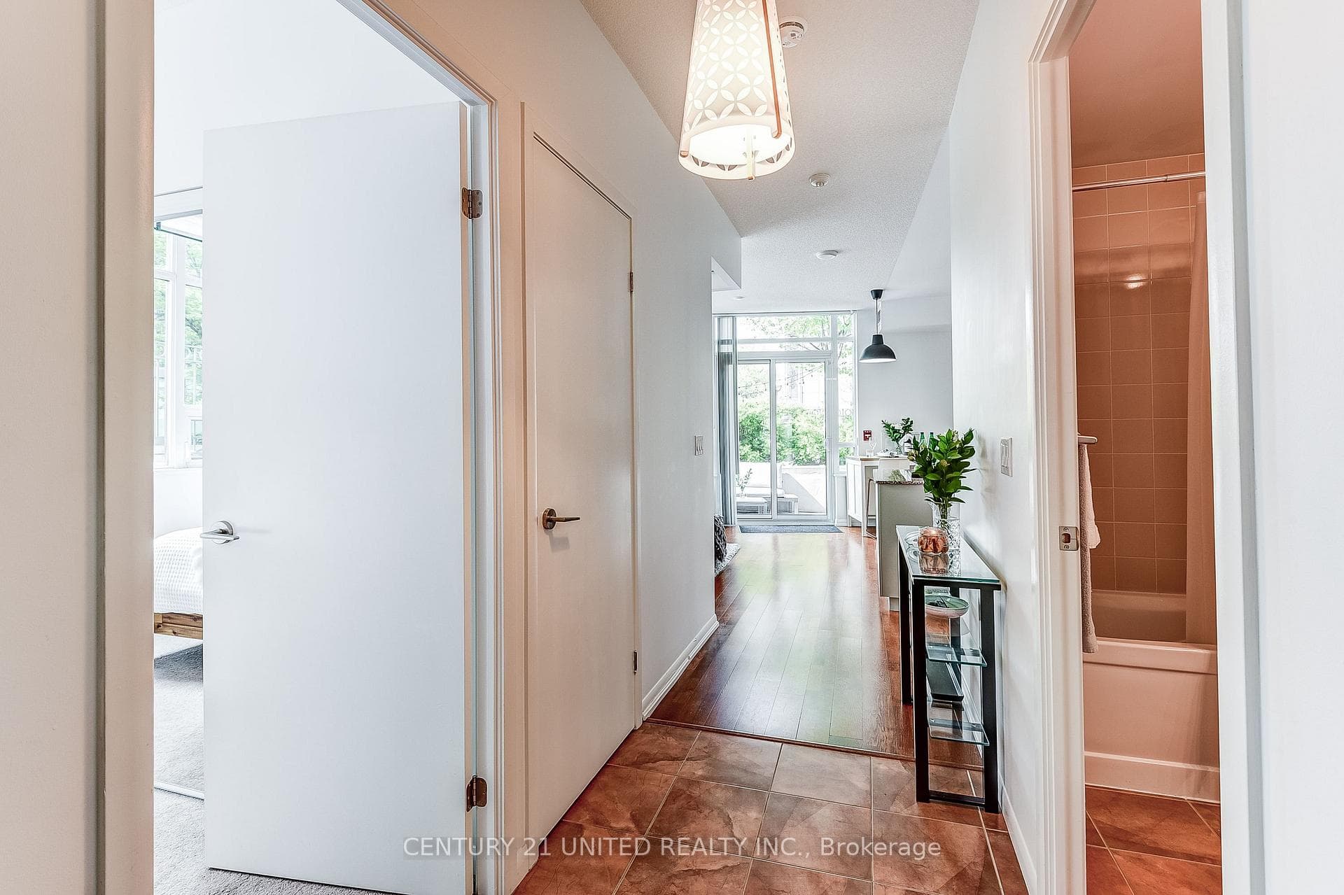209 Fort York Boulevard Unit 164 photo 4