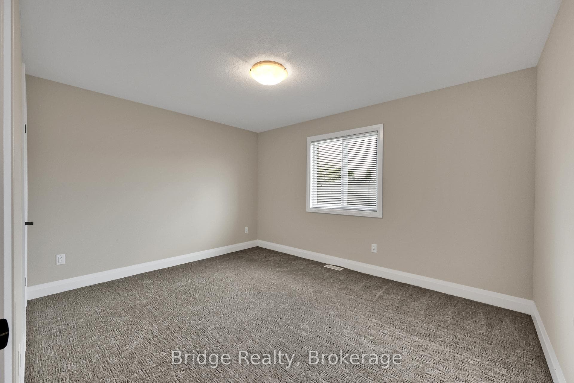 66 Cash Crescent photo 25