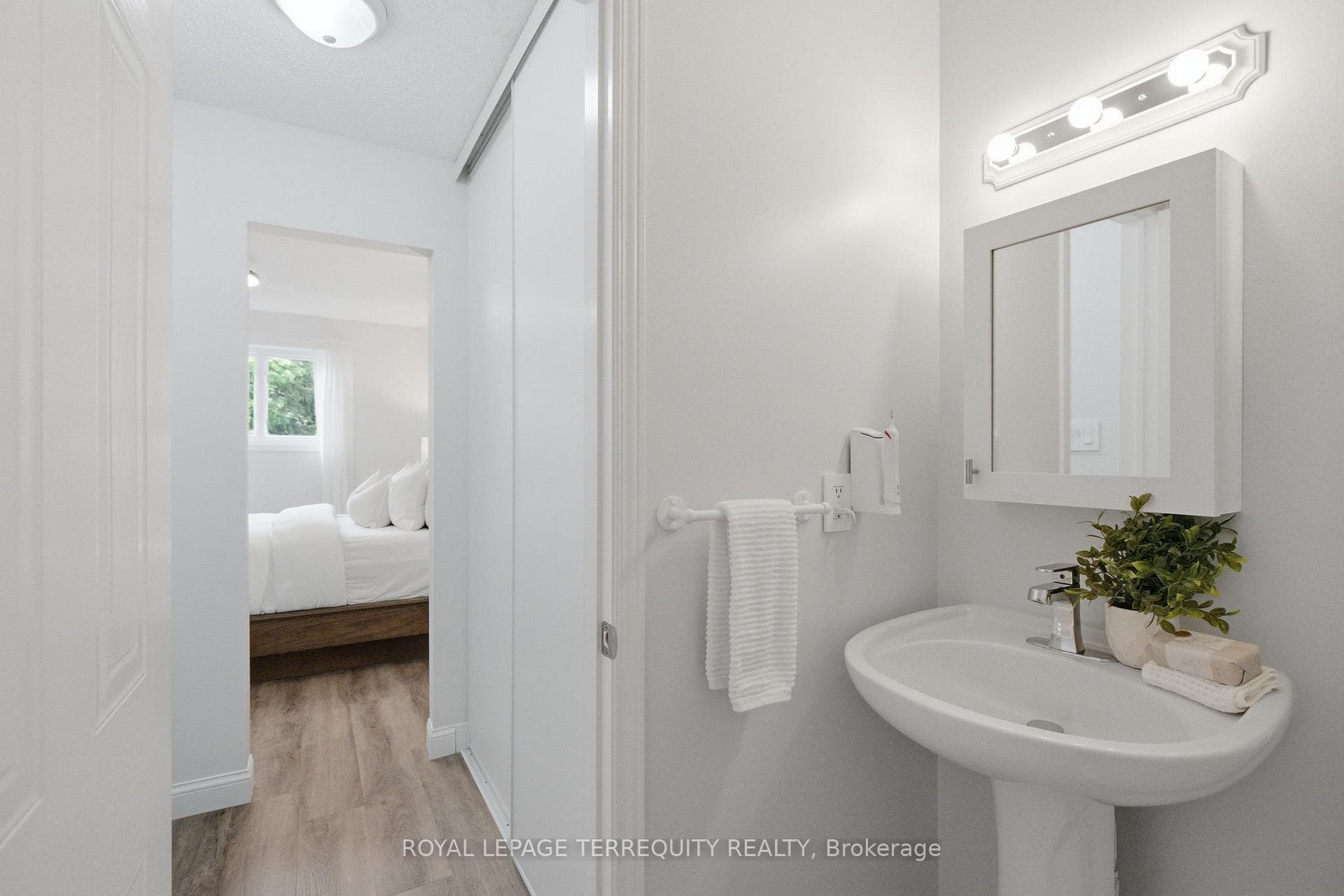 1765 Dufferin Street photo 22