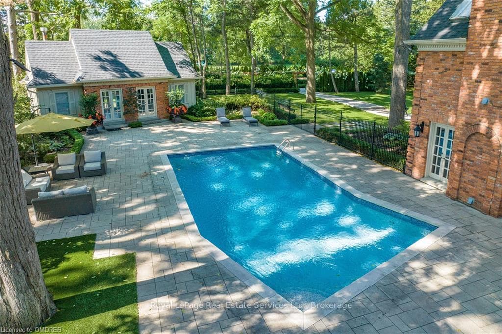 140 CHARTWELL Road photo 43
