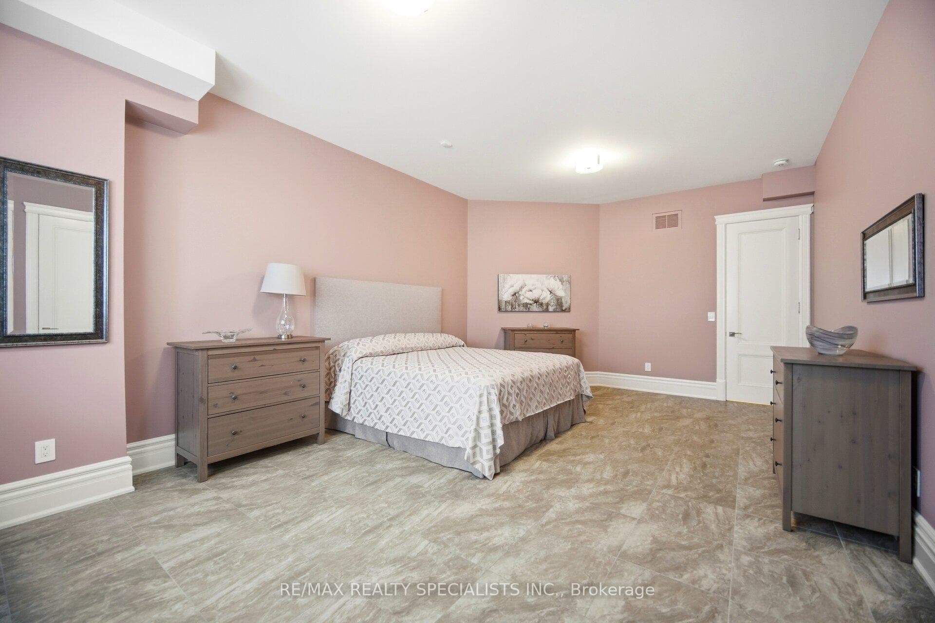 1 Edgewild Drive photo 37