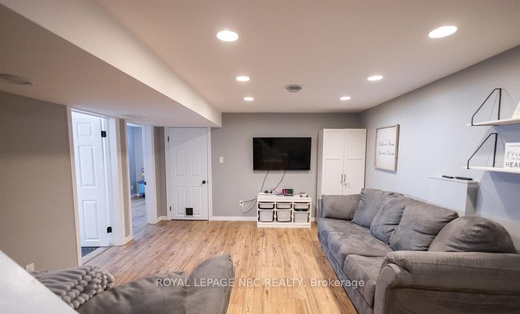 8599 Furlong Avenue photo 15