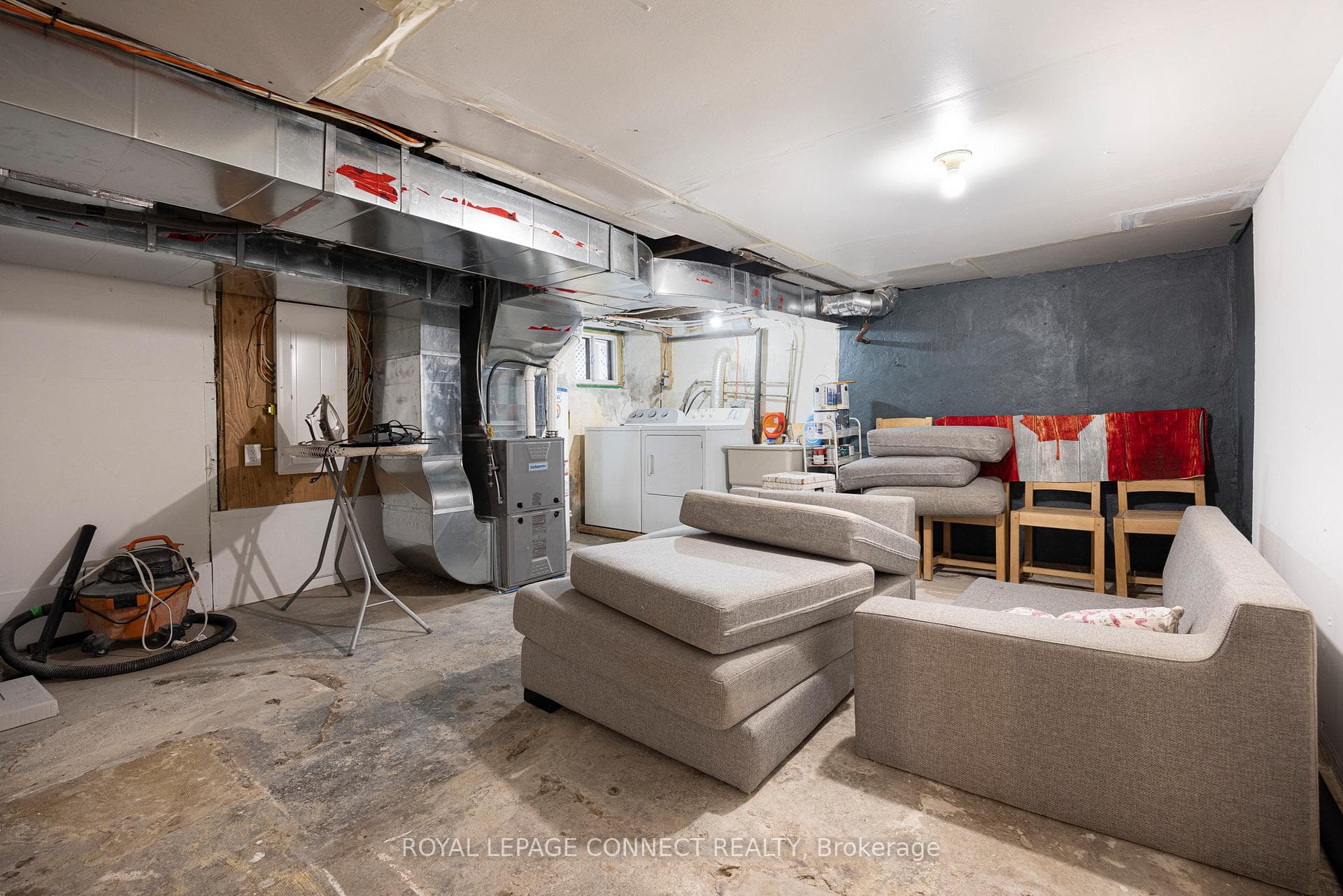 566 Gladstone Avenue photo 37