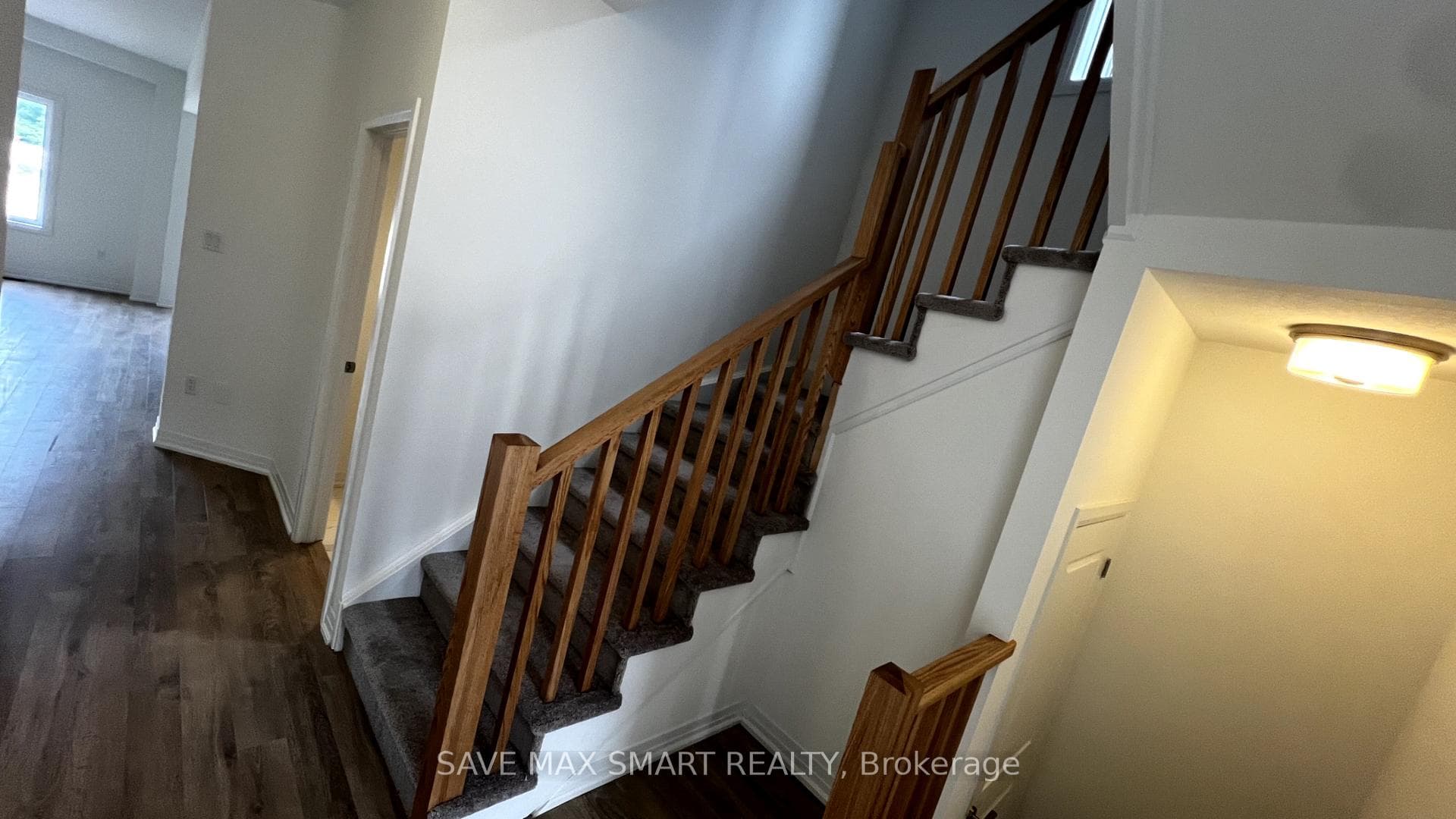 35 Dennis Avenue photo 9