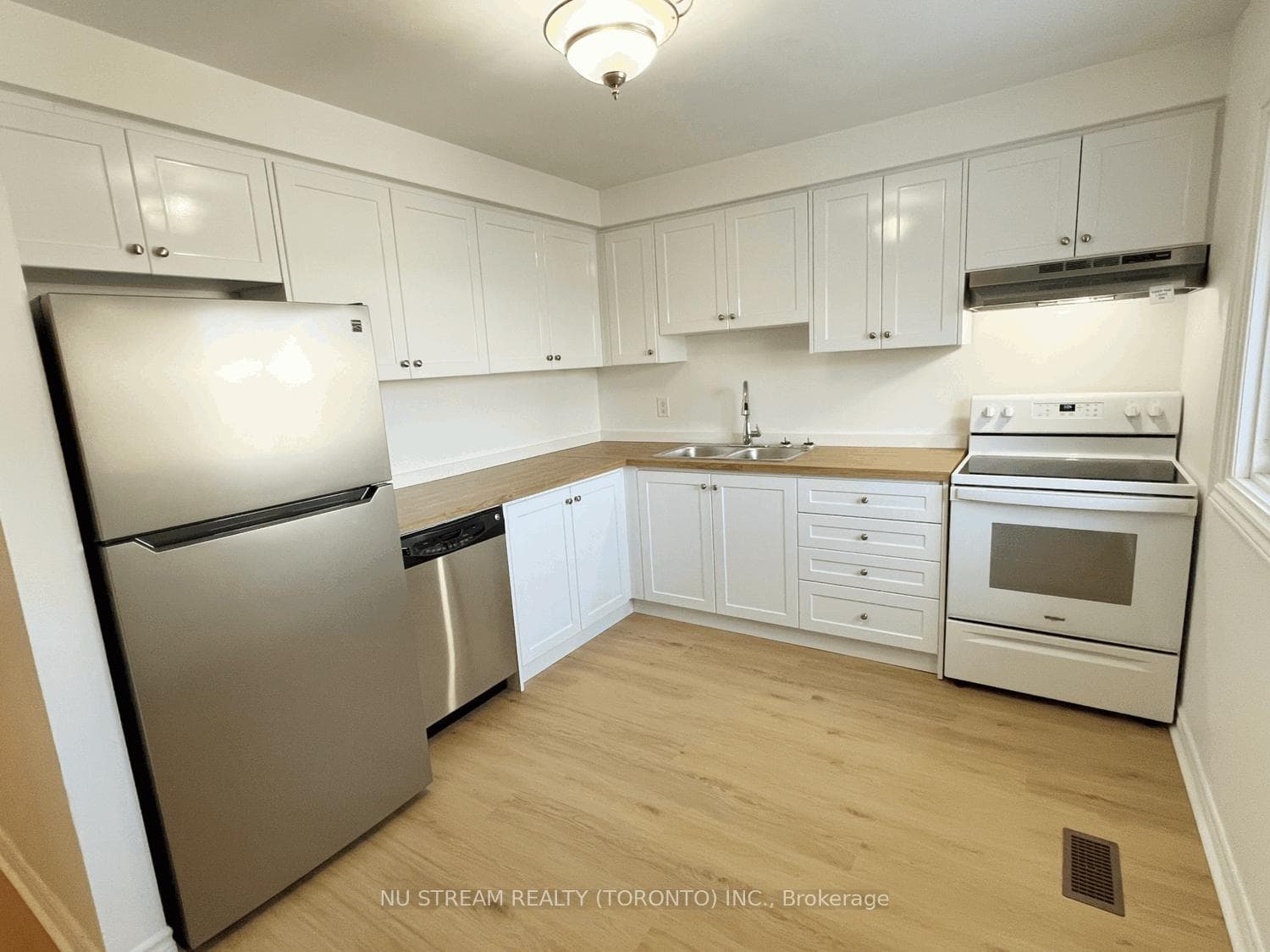 16 Ashton Crescent Unit 16 photo 10
