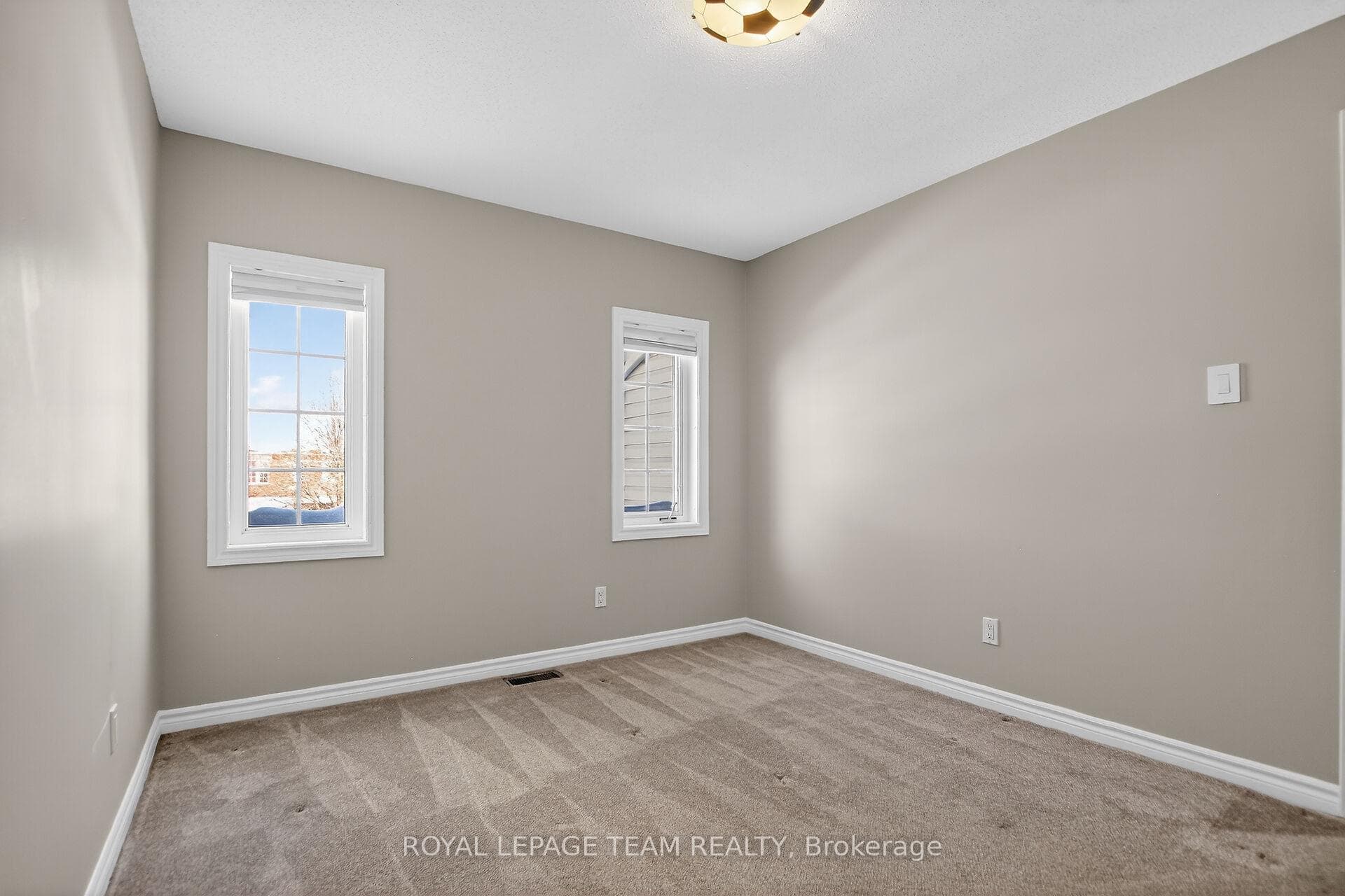 Good sized Bedroom.