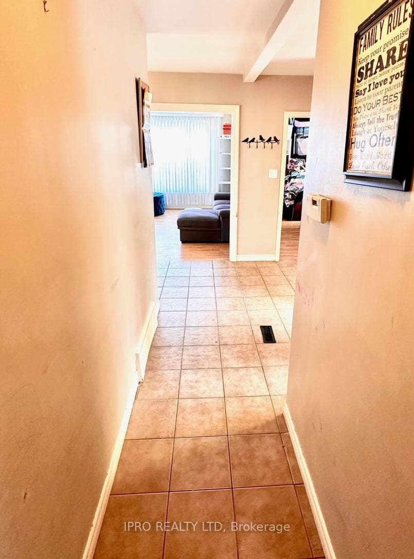 4035 Bloor Street photo 2