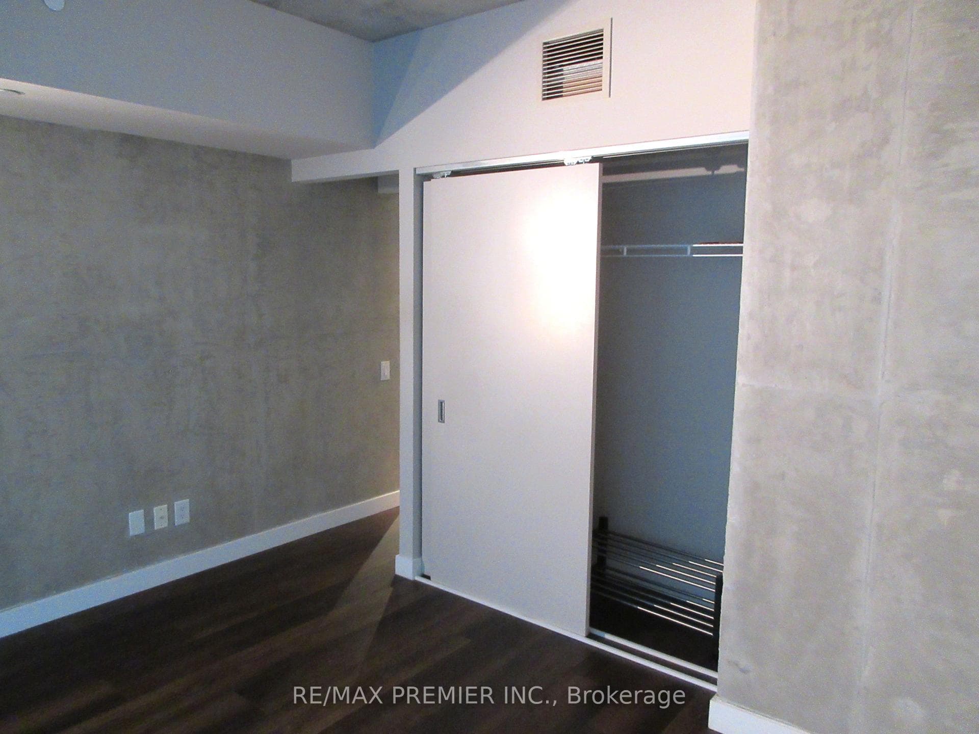 25 Oxley Street Unit 909 photo 6