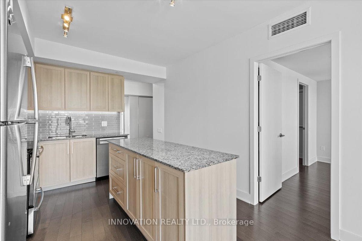 411 Mackay Street Unit 511 photo 9
