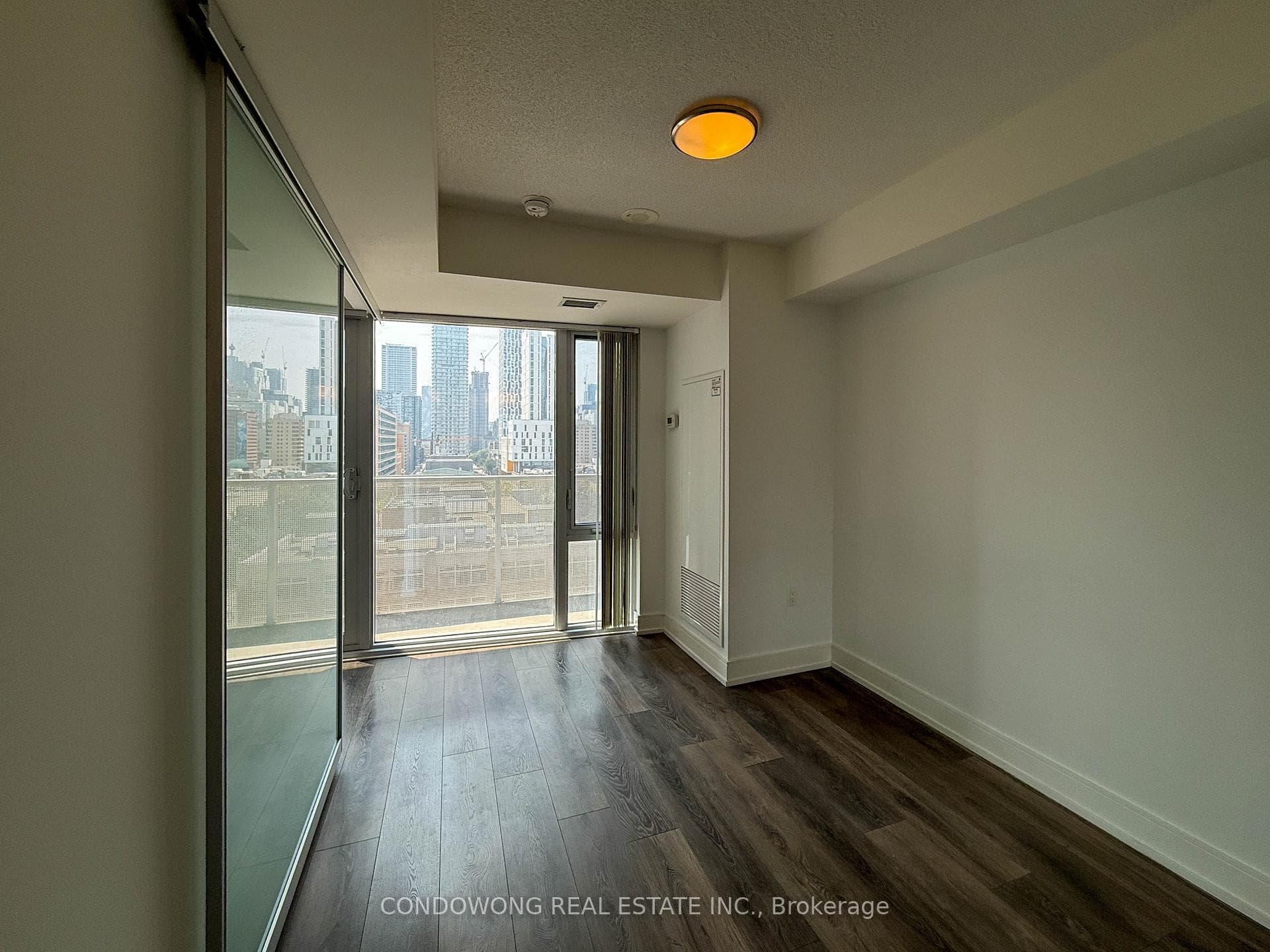 89 McGill Street Unit 709 photo 9