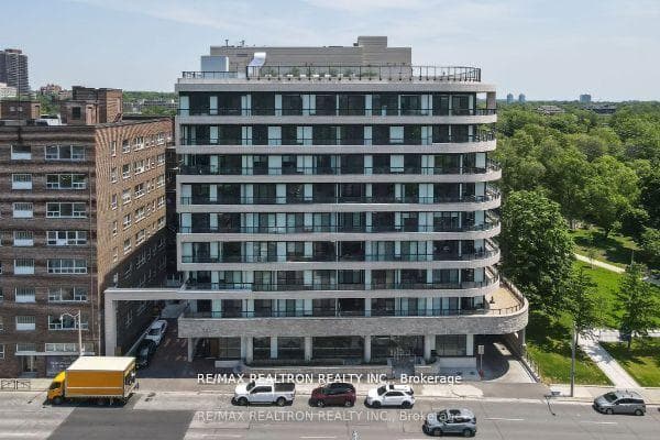 285 Avenue Road Unit 502 photo 1